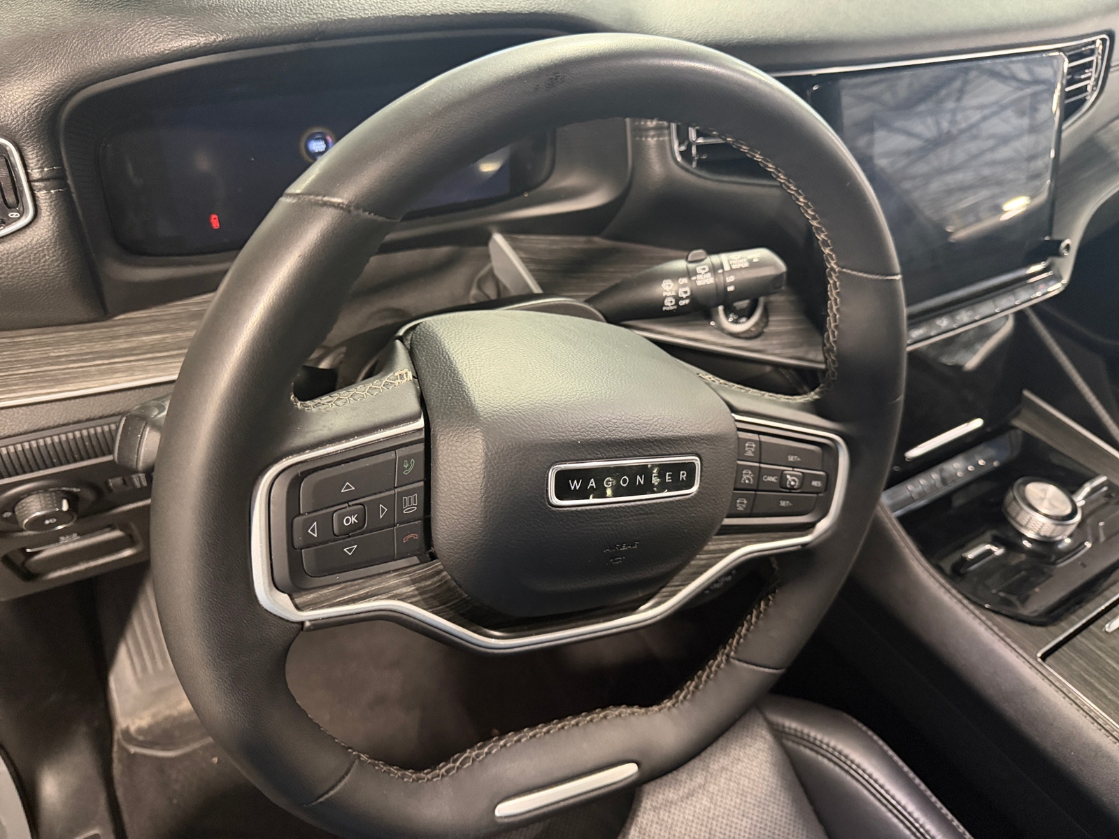 Thumbnail: 2023 Jeep Wagoneer - 4