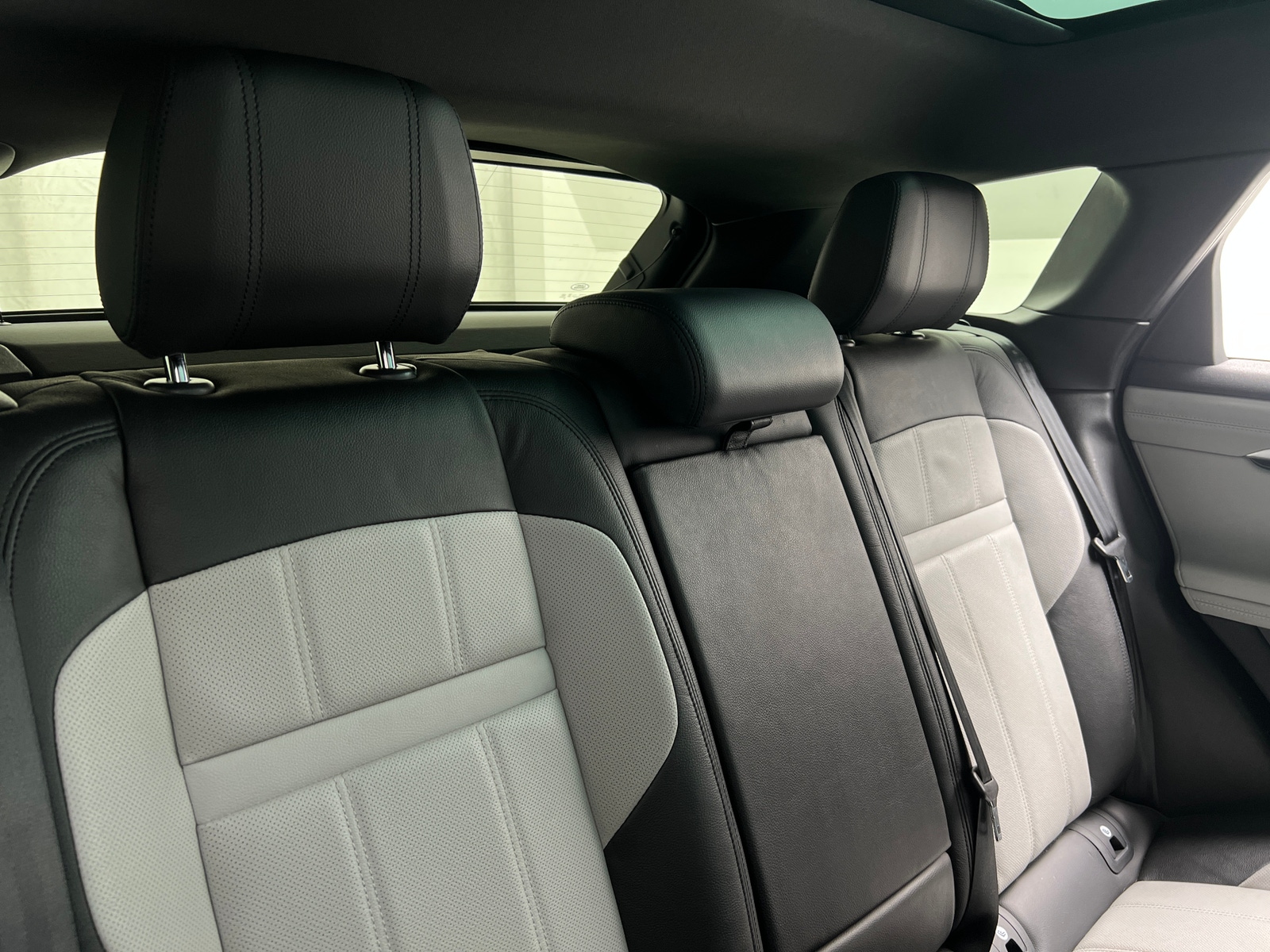 Thumbnail: 2020 Land Rover Range Rover Evoque - 5
