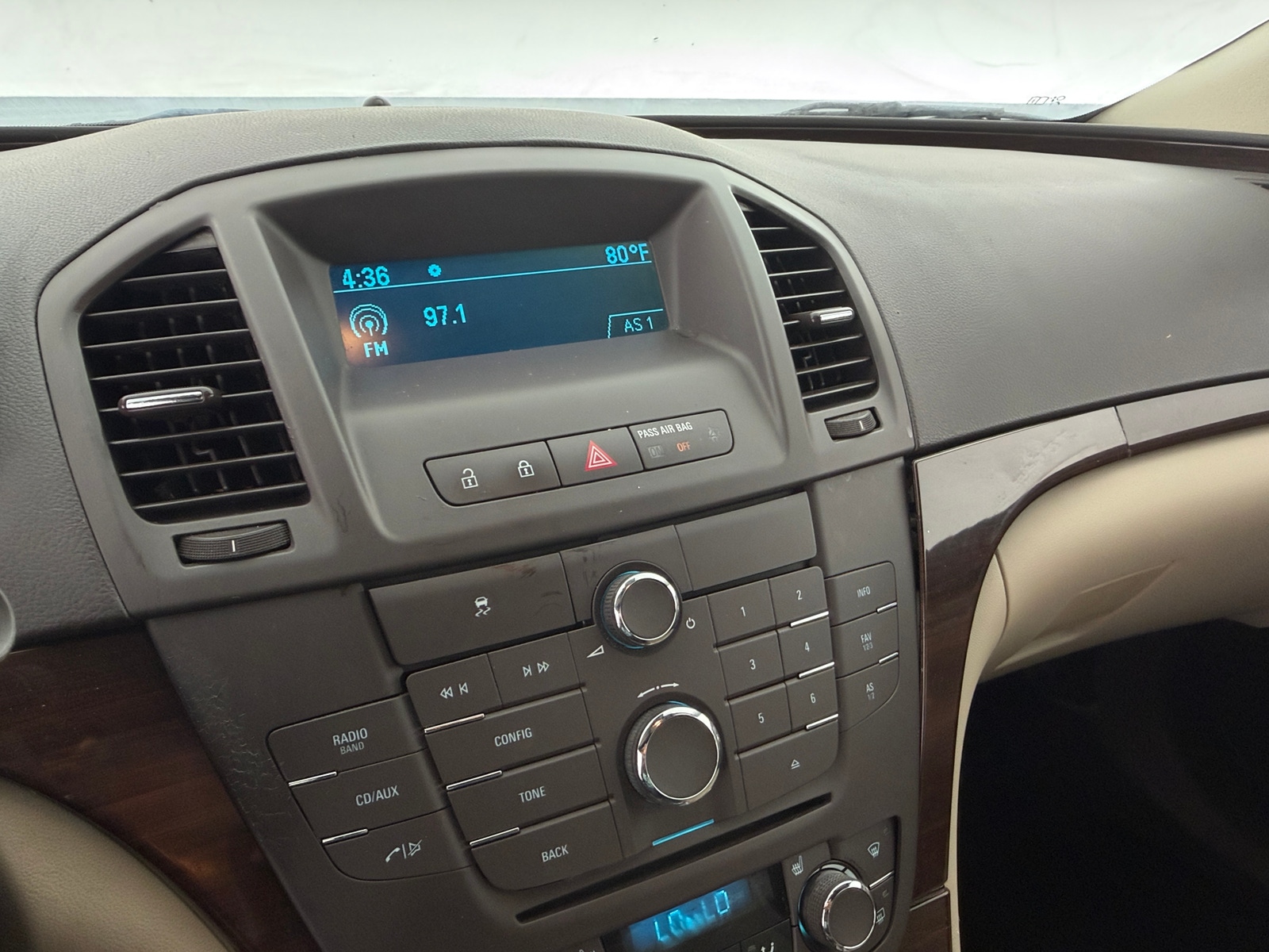 Thumbnail: 2011 Buick Regal - 3