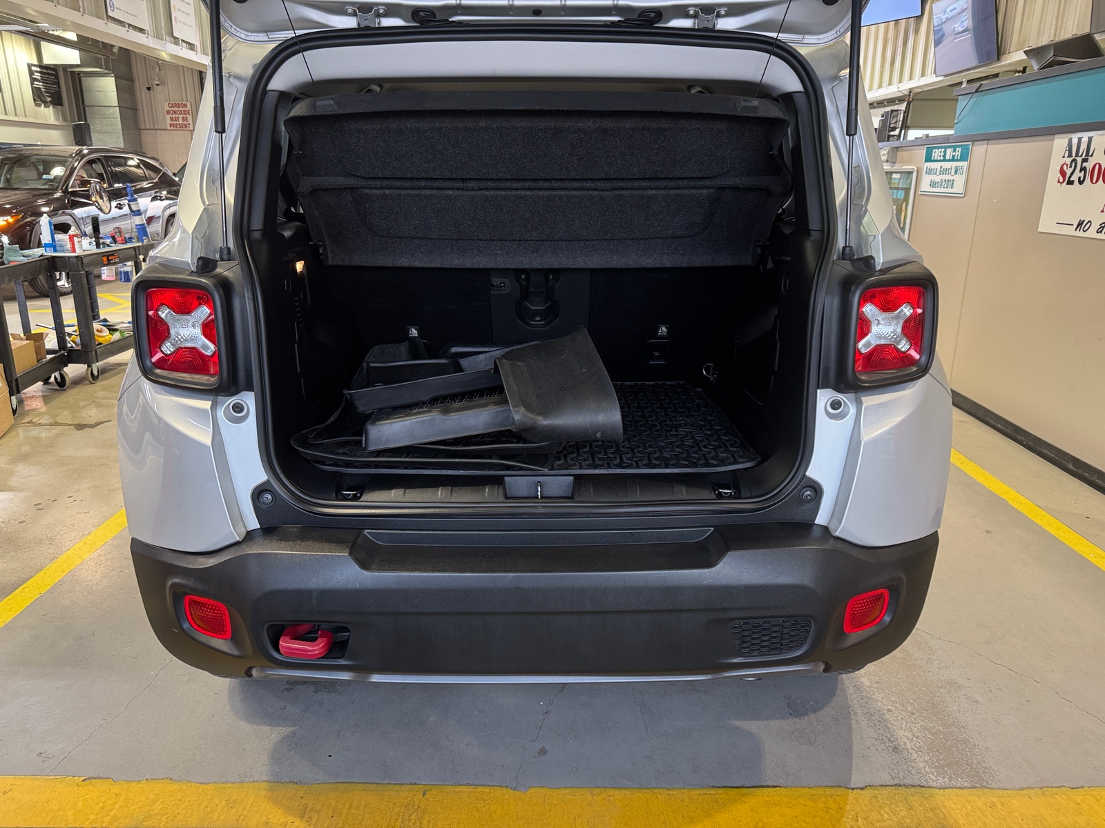 Thumbnail: 2021 Jeep Renegade - 7