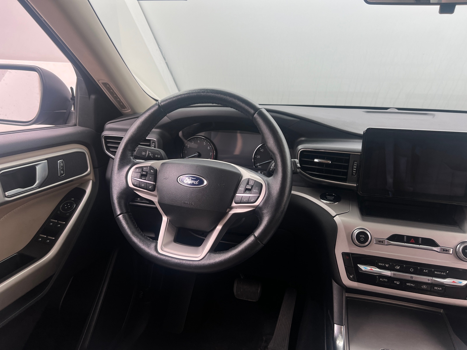 Thumbnail: 2022 Ford Explorer - 4
