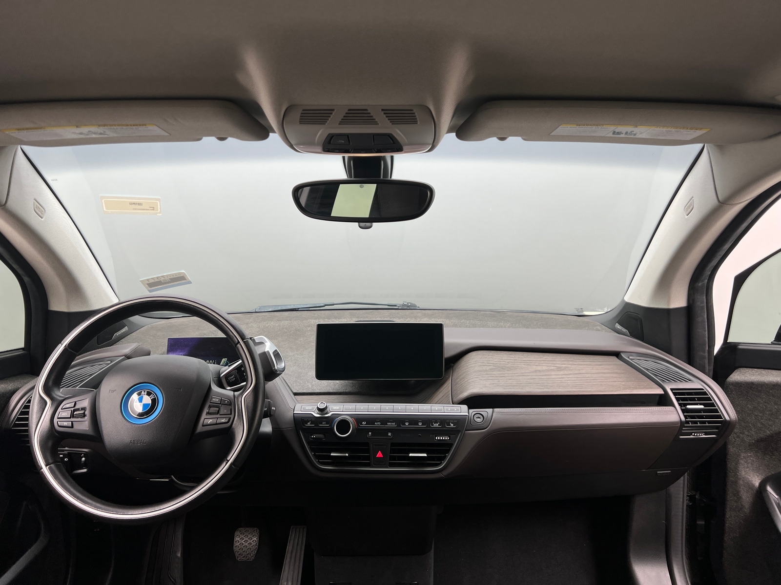 Thumbnail: 2017 BMW i3 - 2