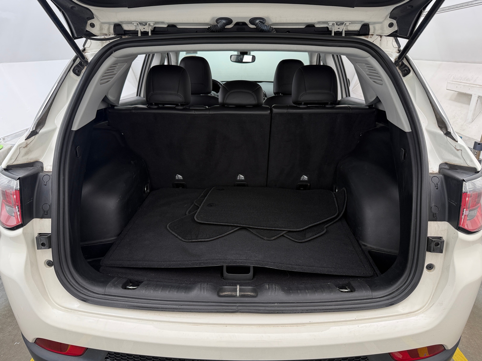 Thumbnail: 2019 Jeep Compass - 6