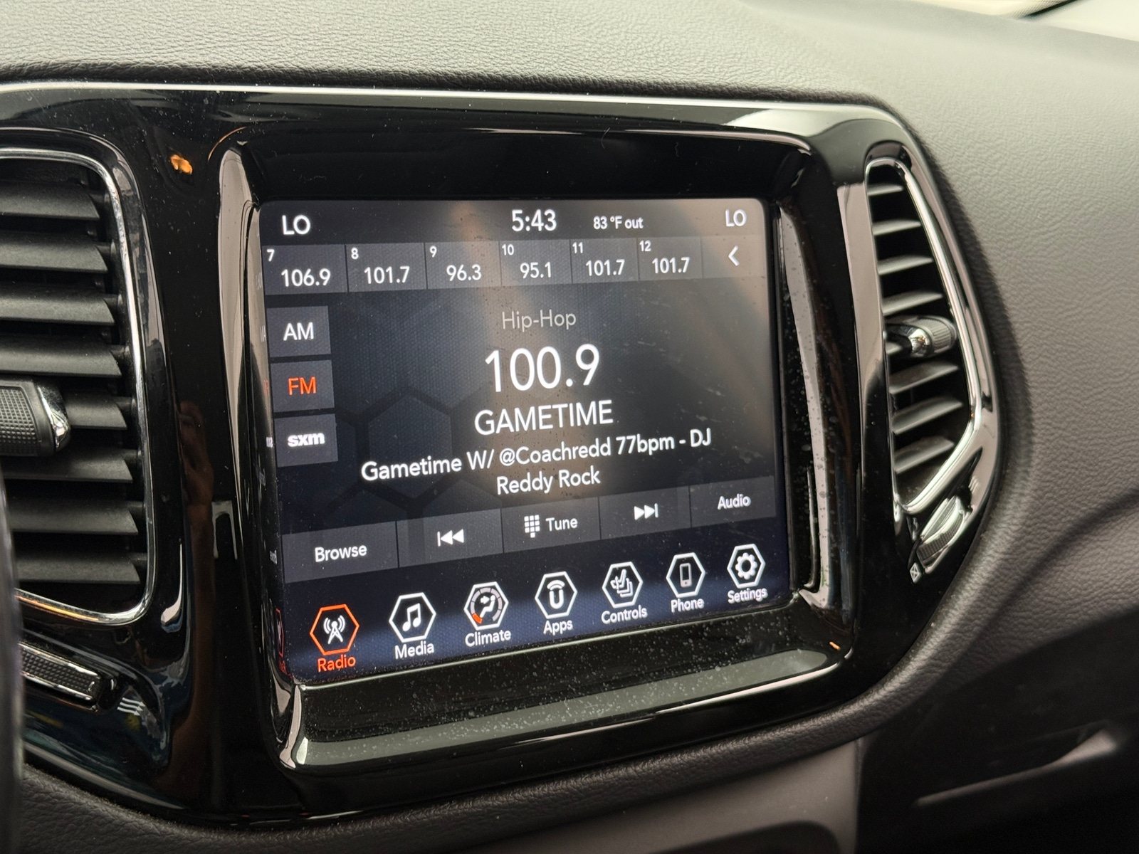Thumbnail: 2019 Jeep Compass - 3