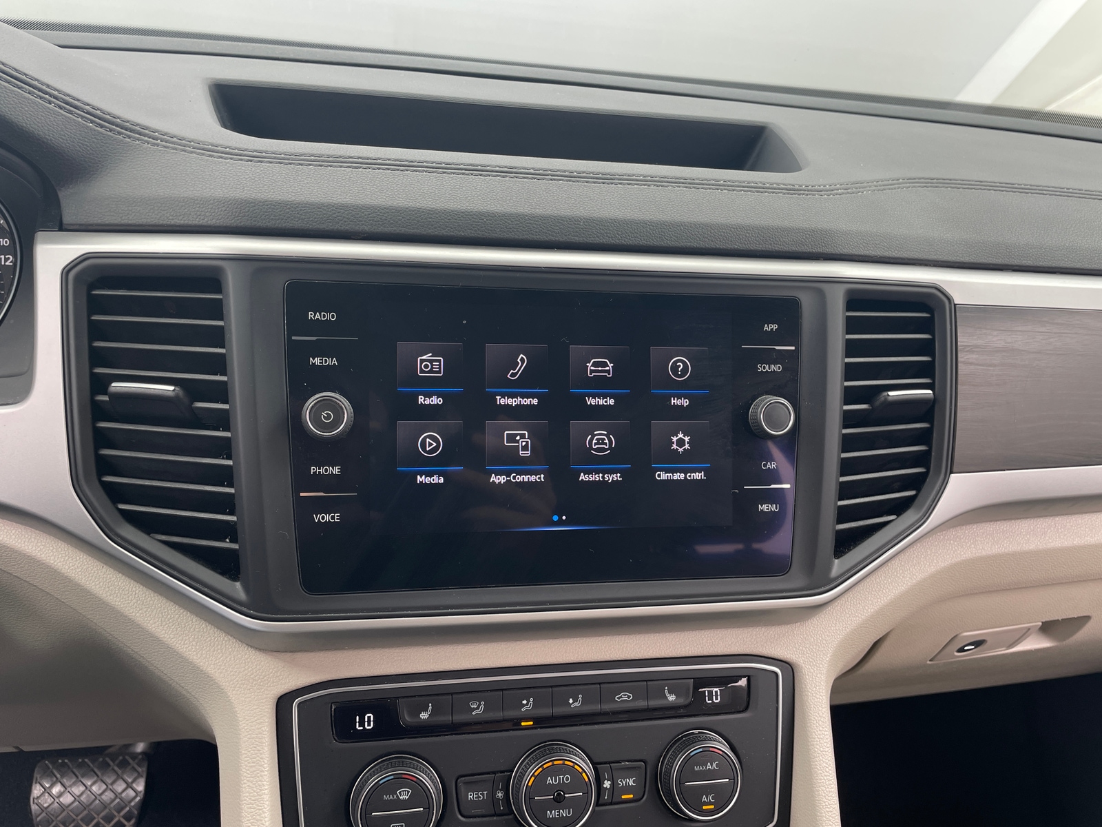 Thumbnail: 2021 Volkswagen Atlas - 3