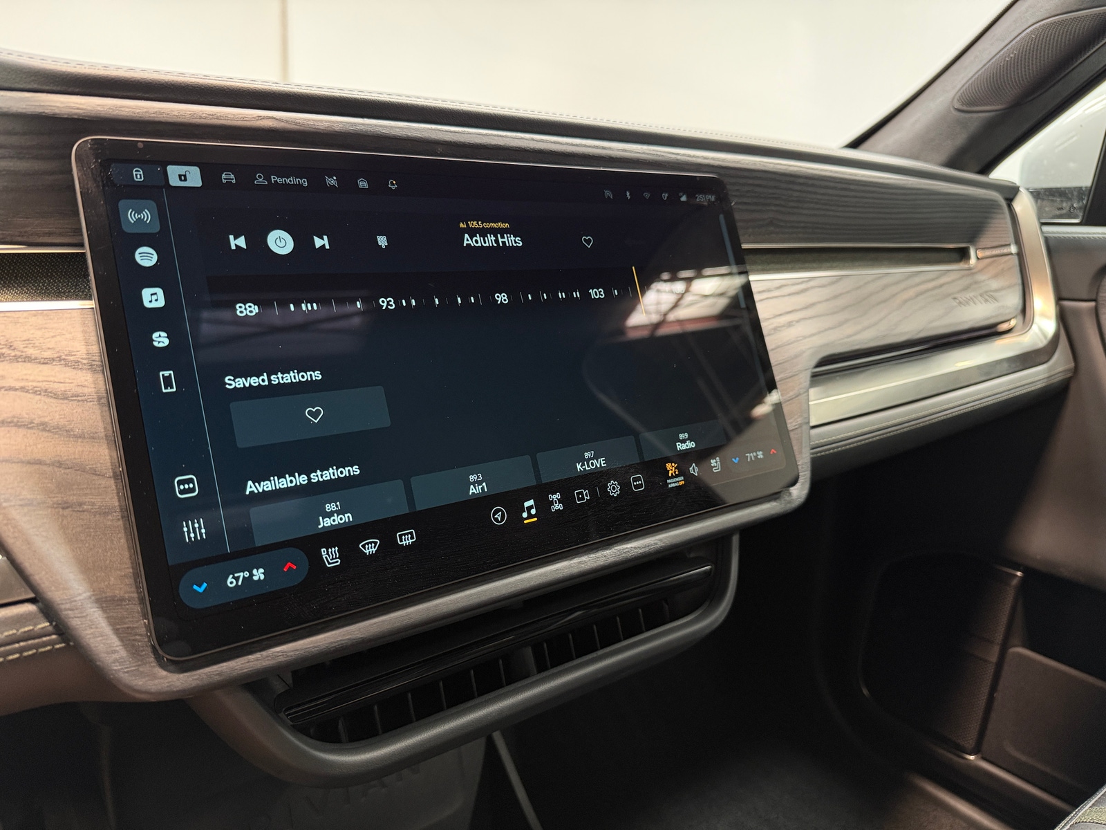 Thumbnail: 2023 Rivian R1T - 3