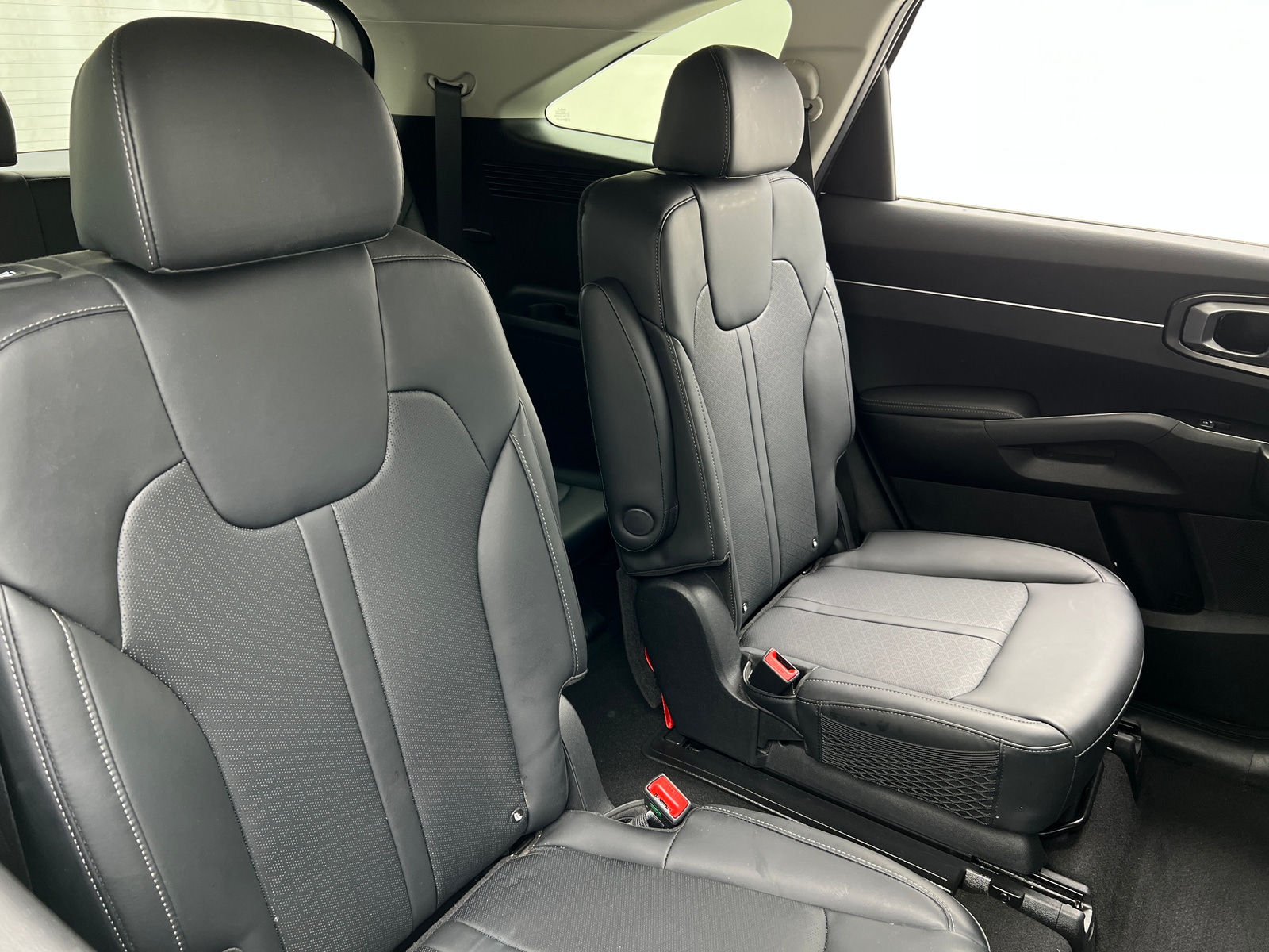 Thumbnail: 2022 Kia Sorento - 5