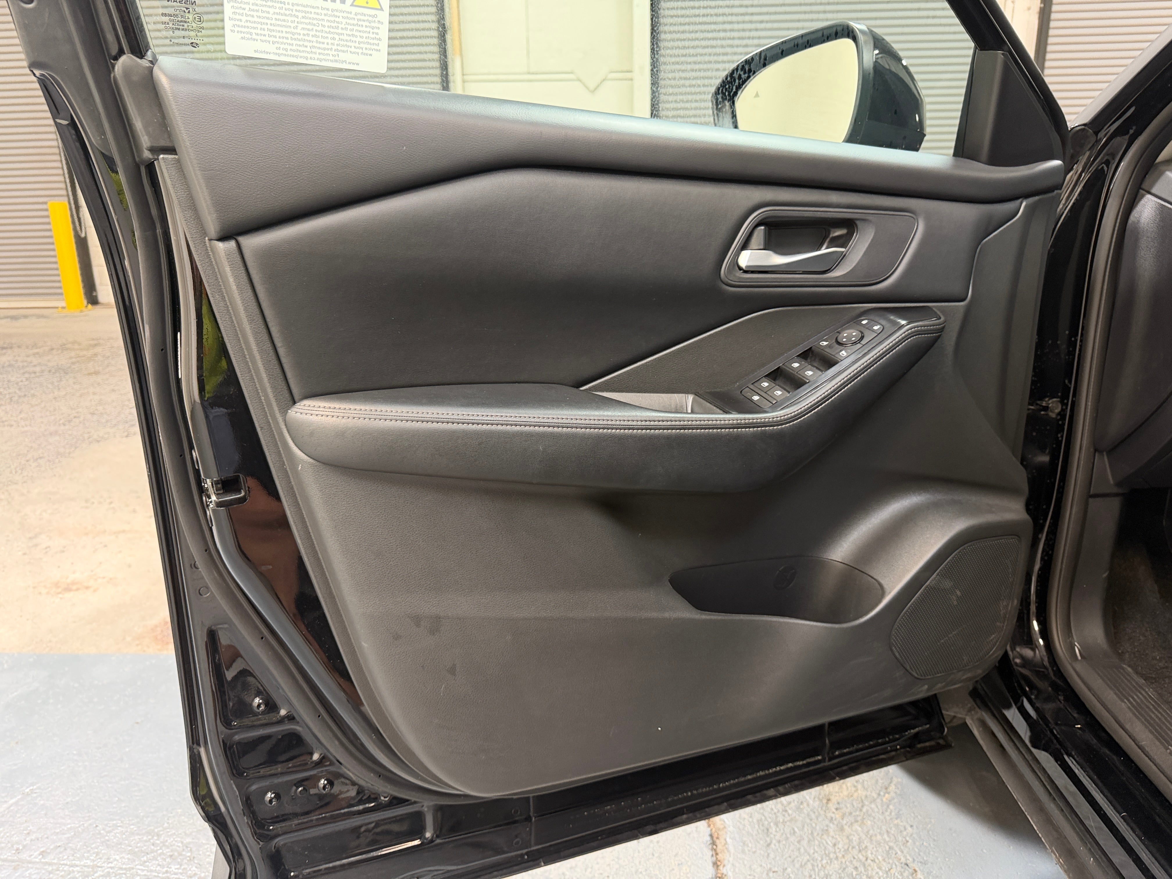 2025 Nissan Rogue SV - Photo 3
