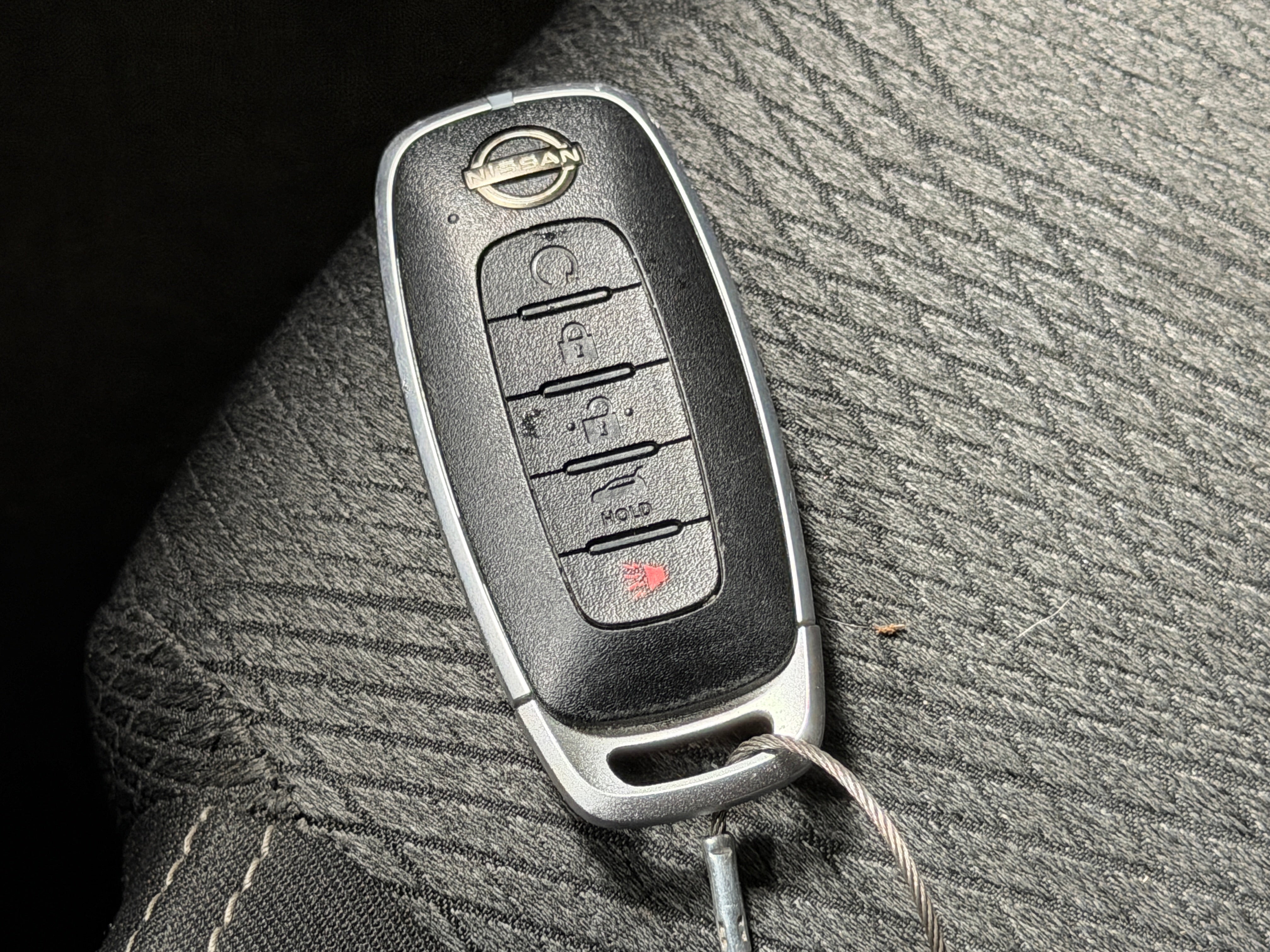 2025 Nissan Rogue SV - Photo 16