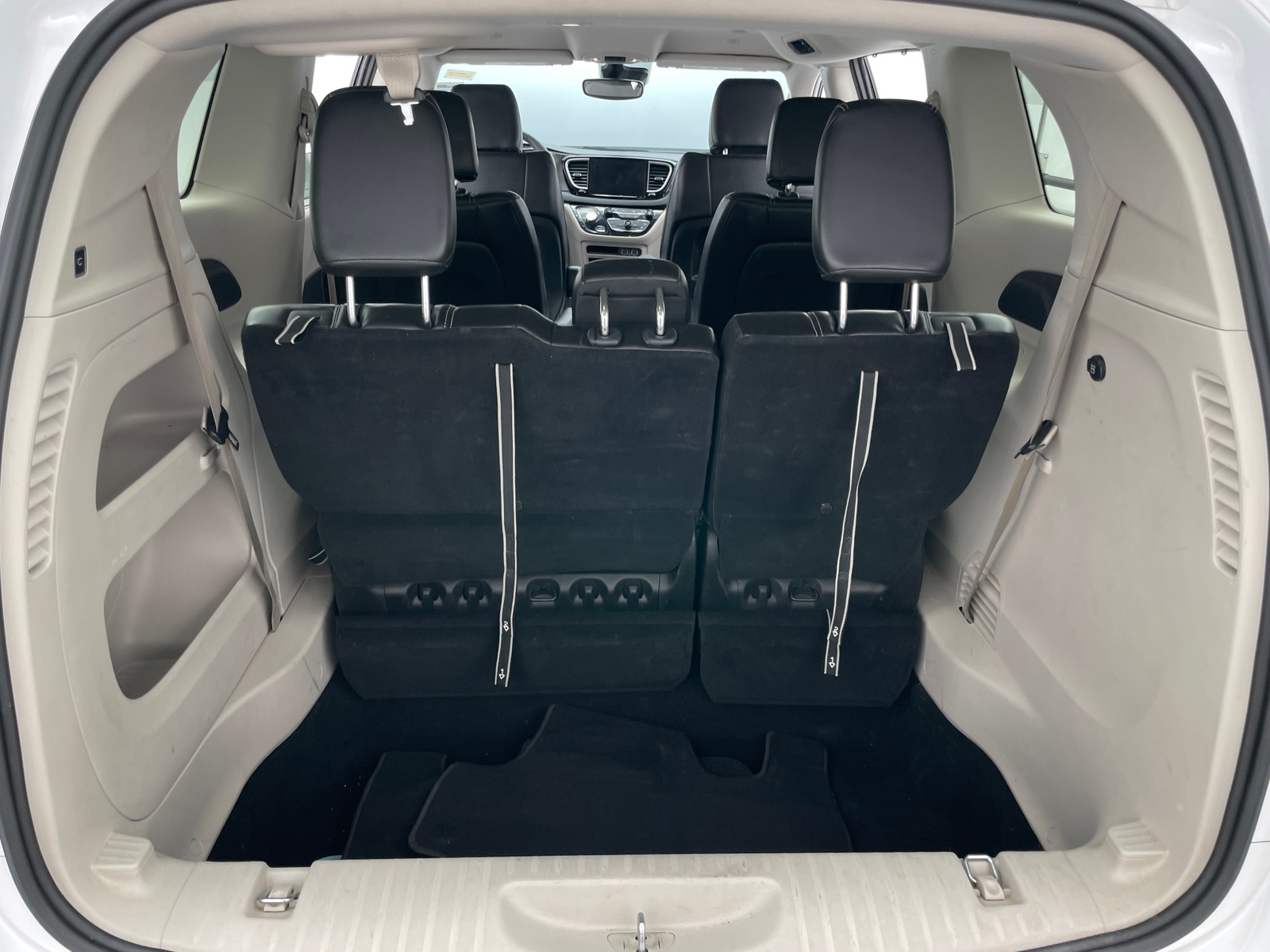 Thumbnail: 2024 Chrysler Pacifica - 6