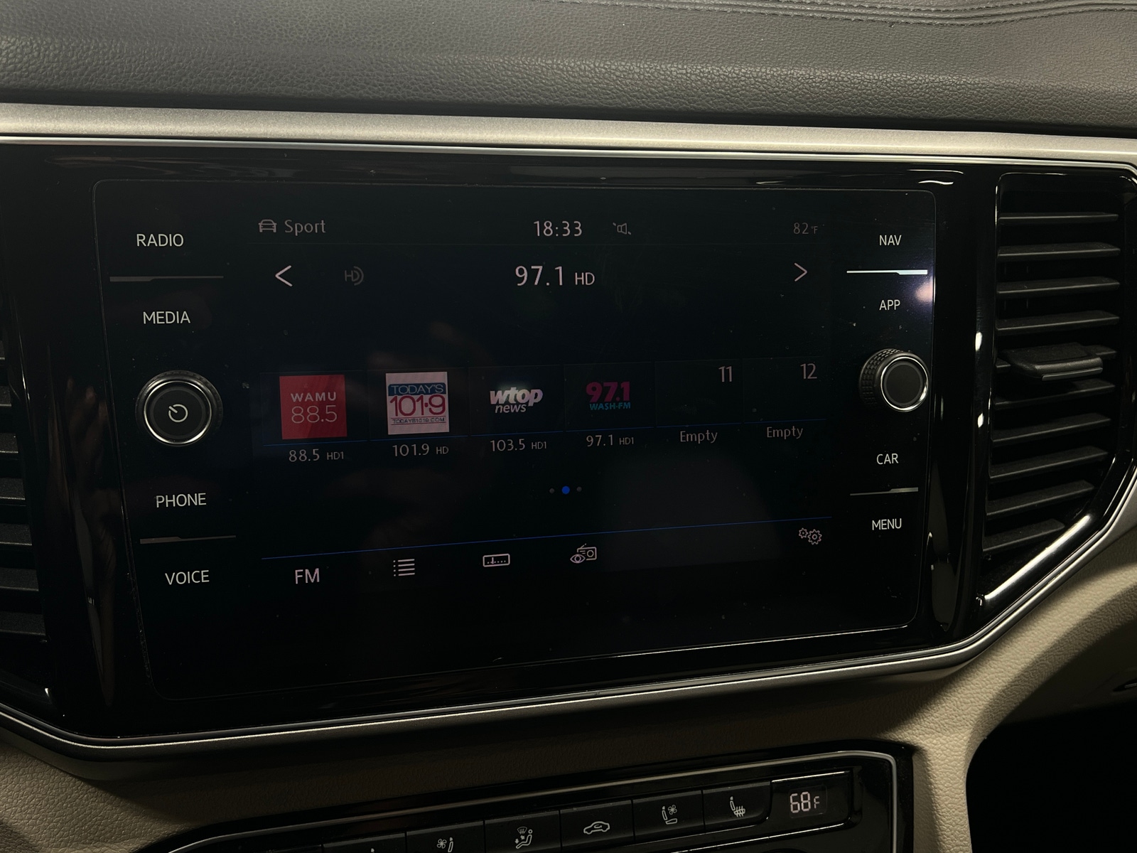 Thumbnail: 2018 Volkswagen Atlas - 3
