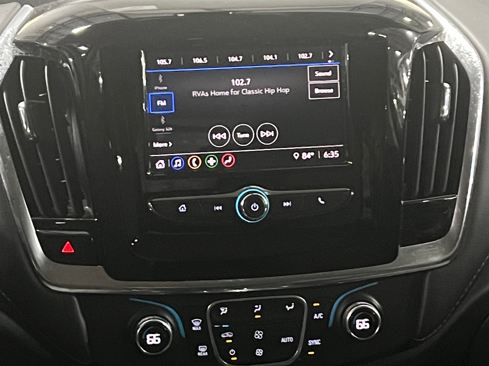 Thumbnail: 2020 Chevrolet Traverse - 4