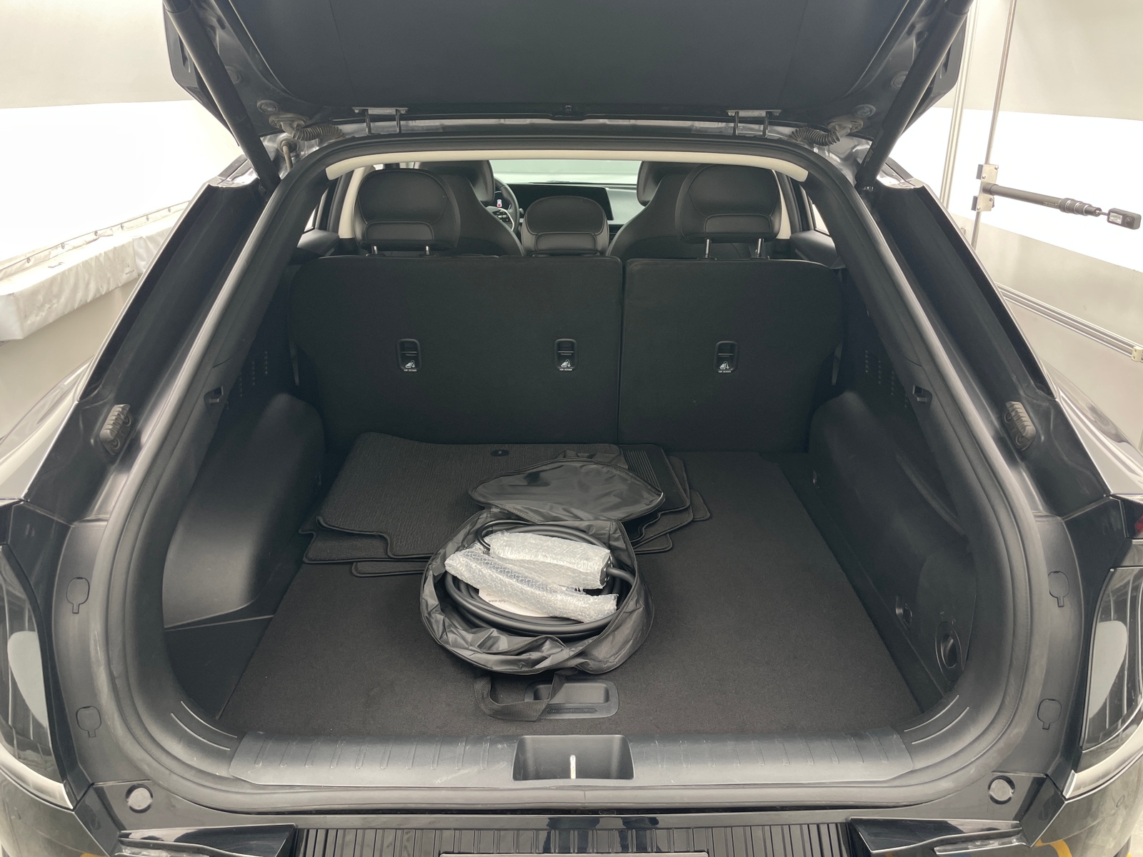 Thumbnail: 2024 Kia EV6 - 6