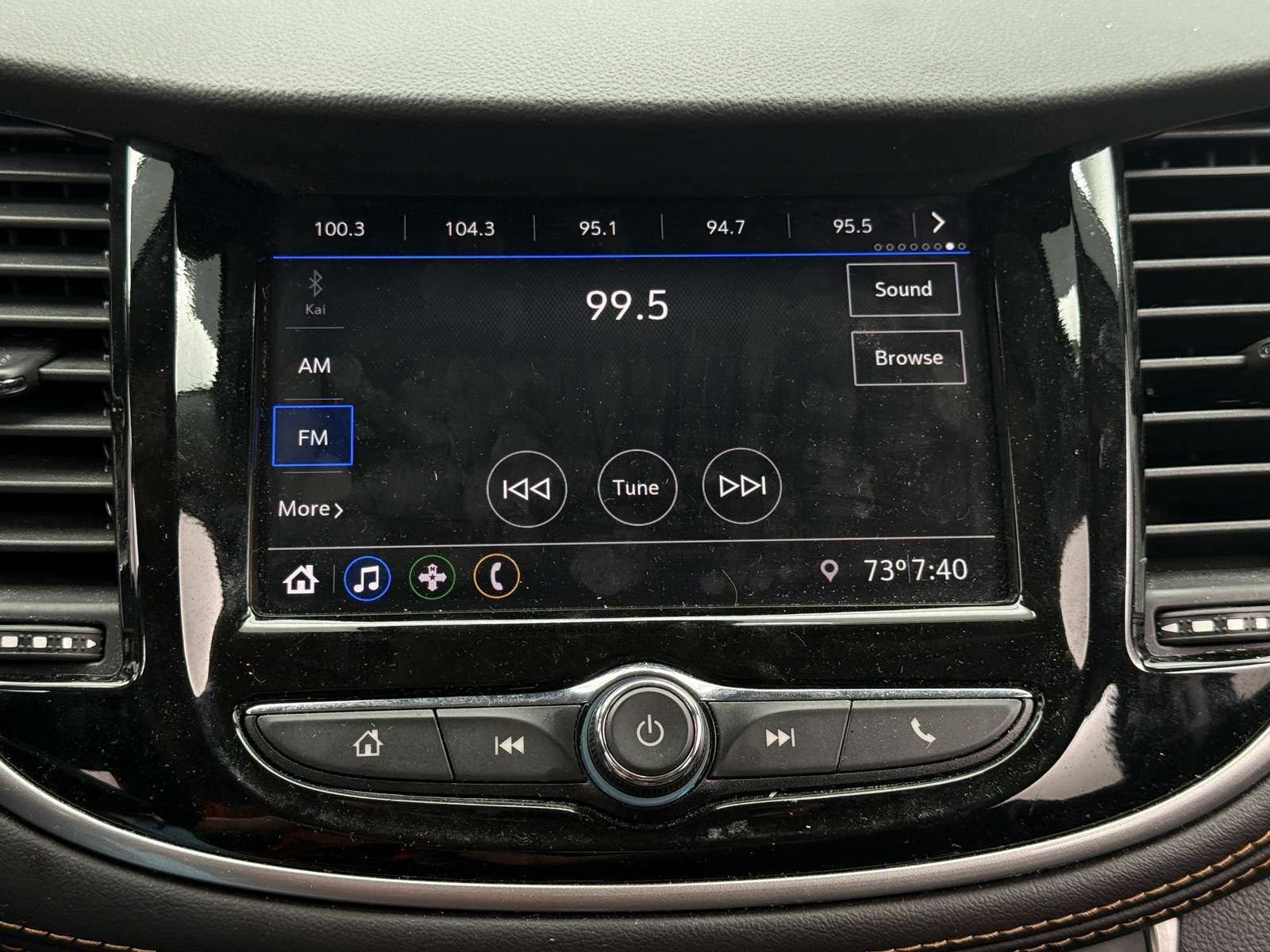 Thumbnail: 2021 Chevrolet Trax - 4