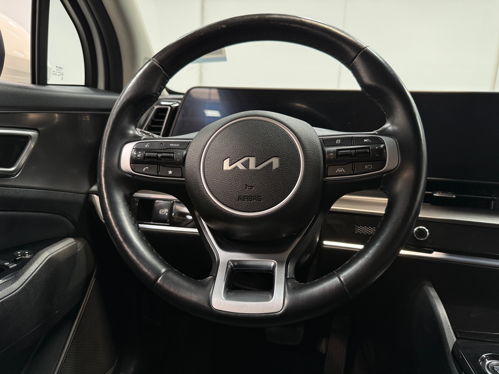Thumbnail: 2023 Kia Sportage - 4