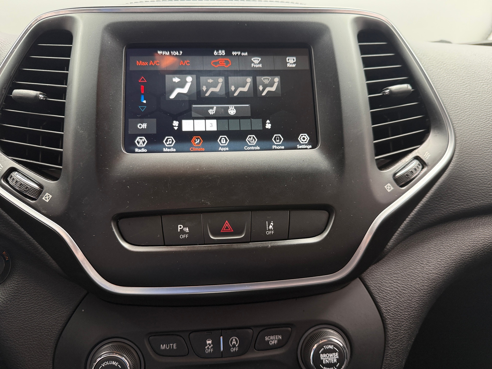 Thumbnail: 2021 Jeep Cherokee - 4