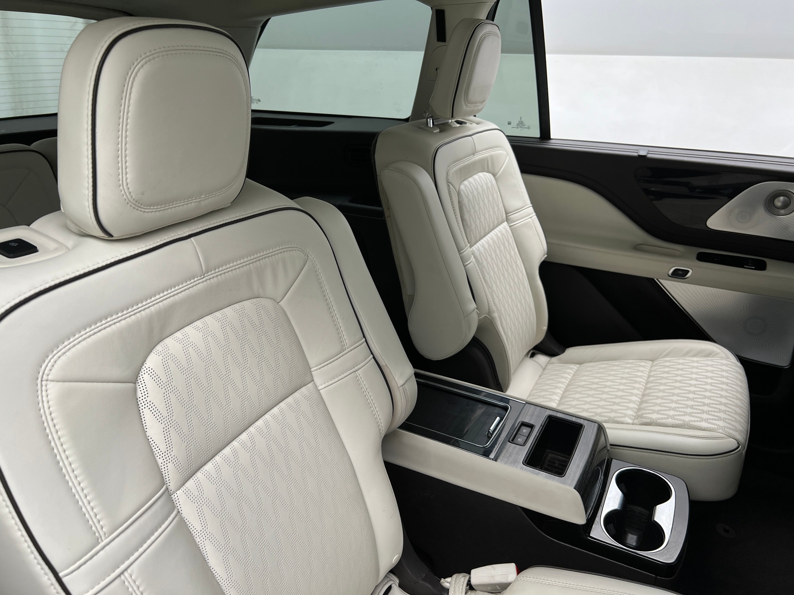 Thumbnail: 2021 Lincoln Aviator - 5