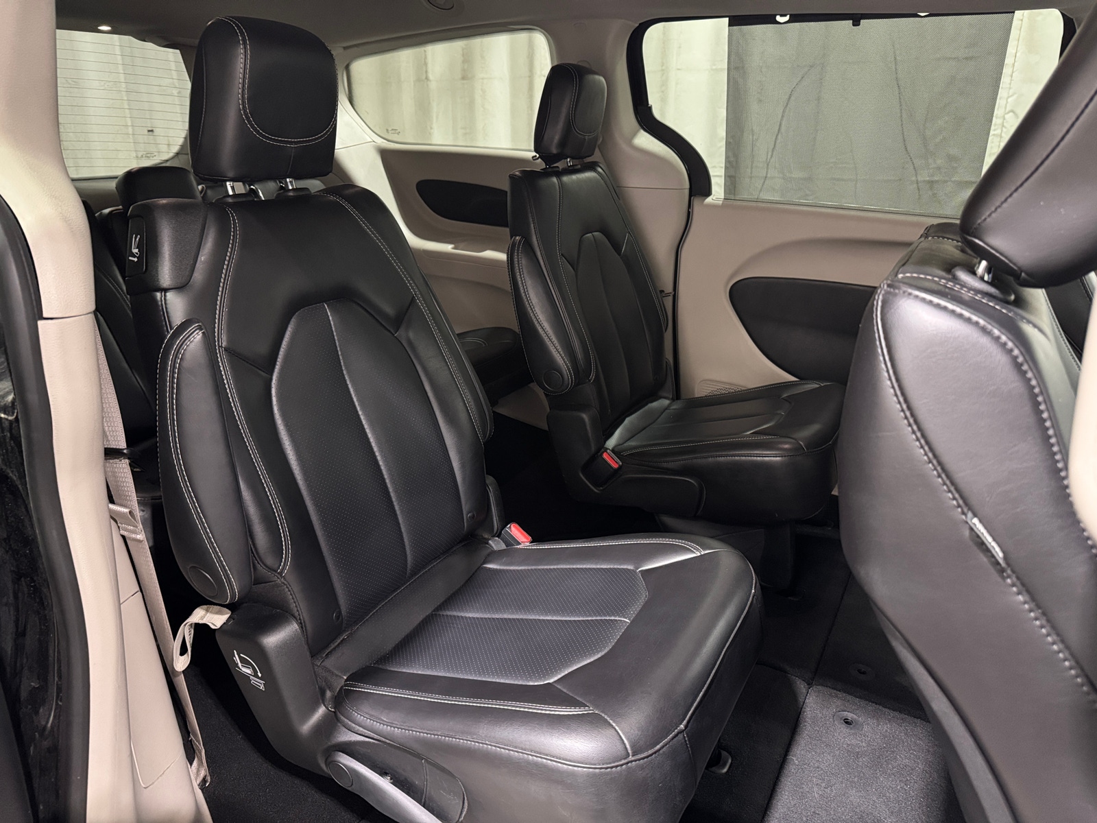 Thumbnail: 2023 Chrysler Pacifica - 5