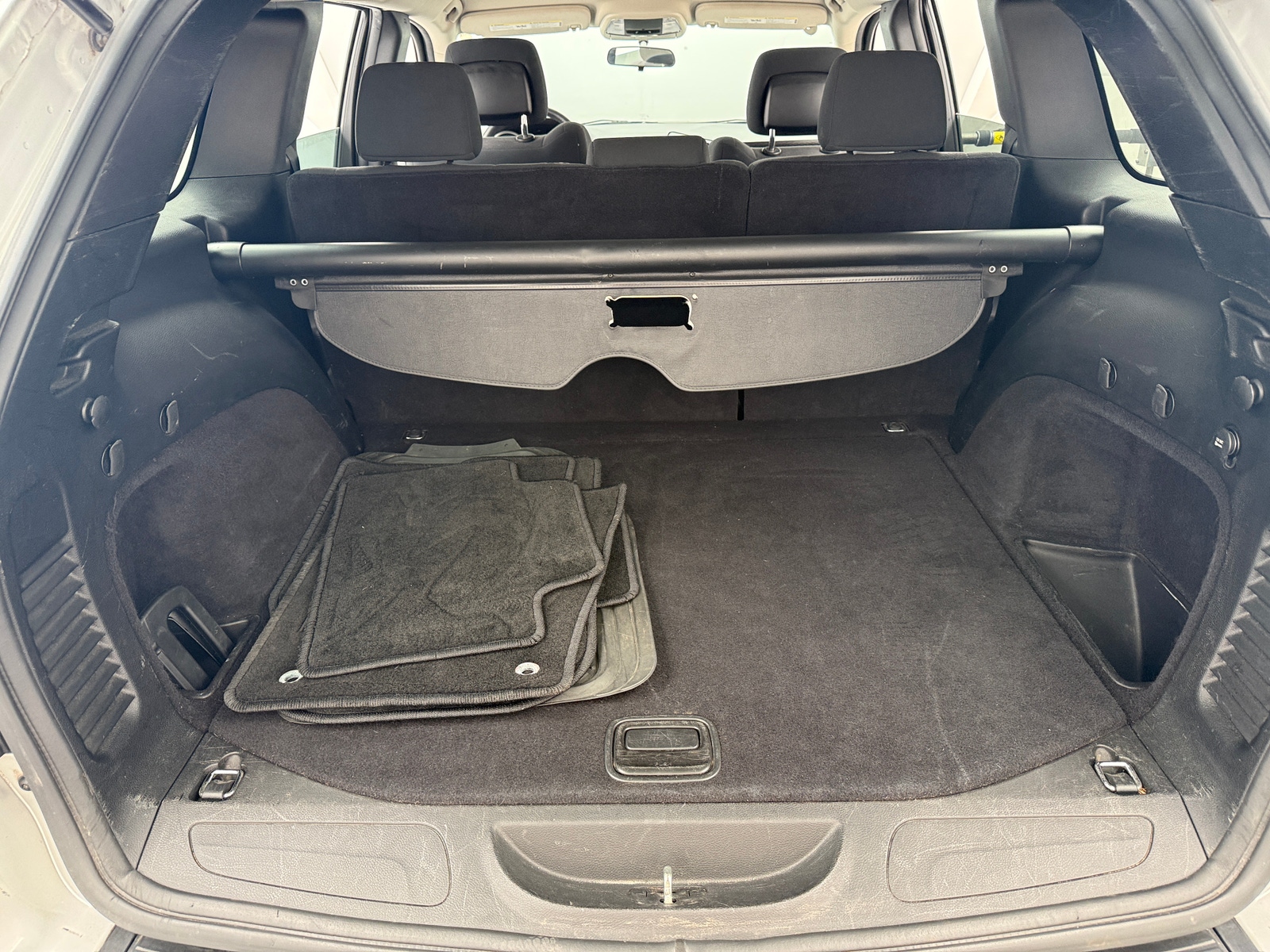 Thumbnail: 2012 Jeep Grand Cherokee - 7