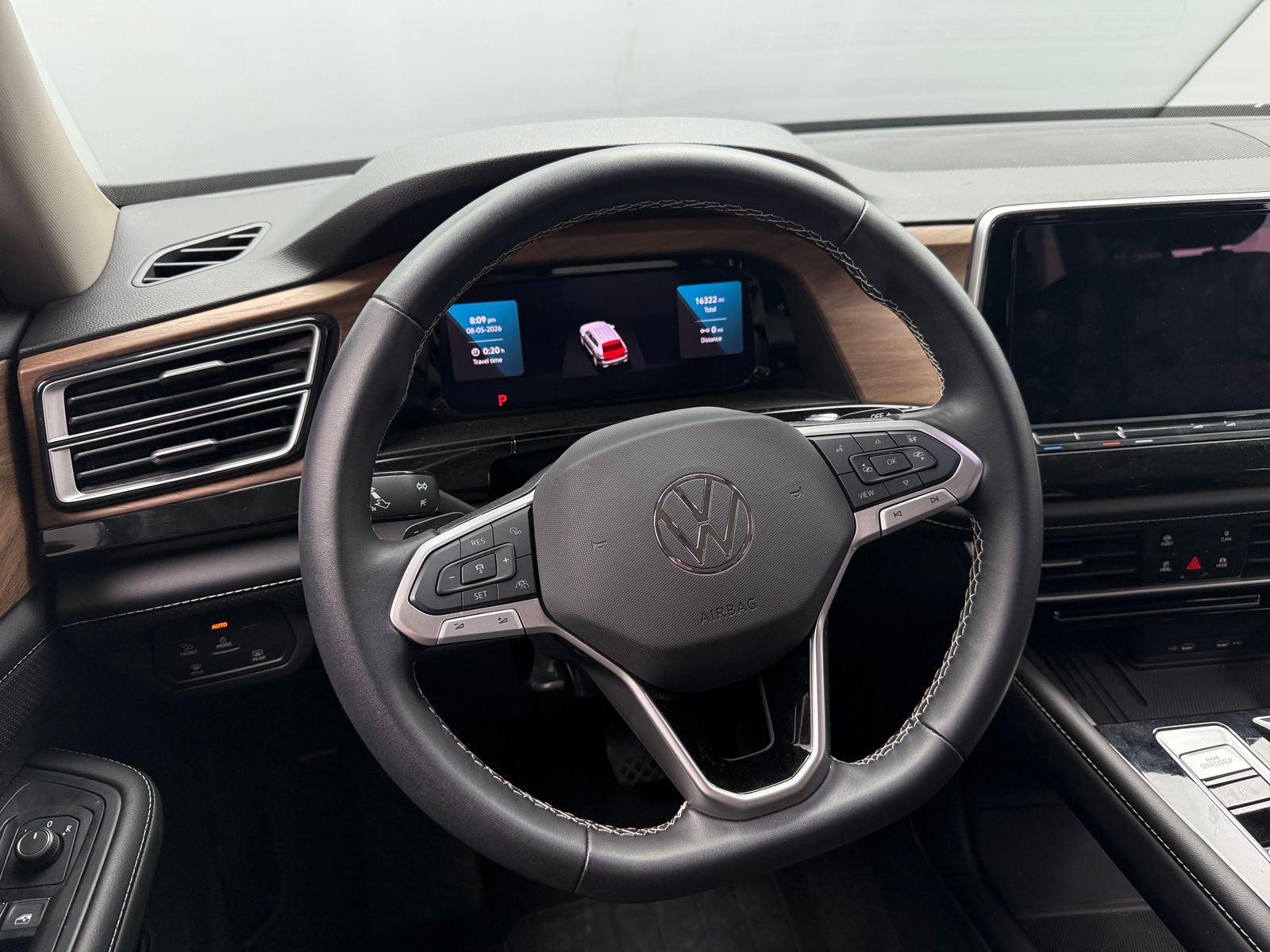 Thumbnail: 2026 Volkswagen Atlas - 4