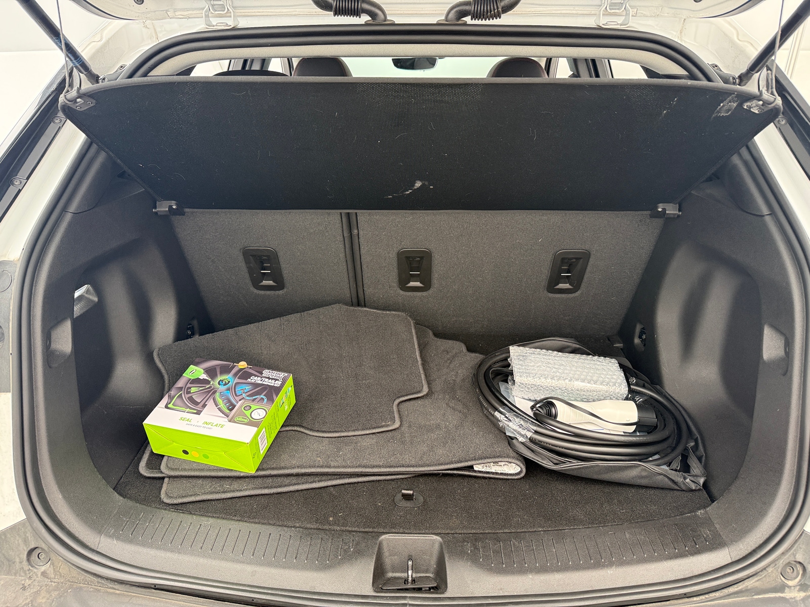 Thumbnail: 2023 Chevrolet Bolt EUV - 6