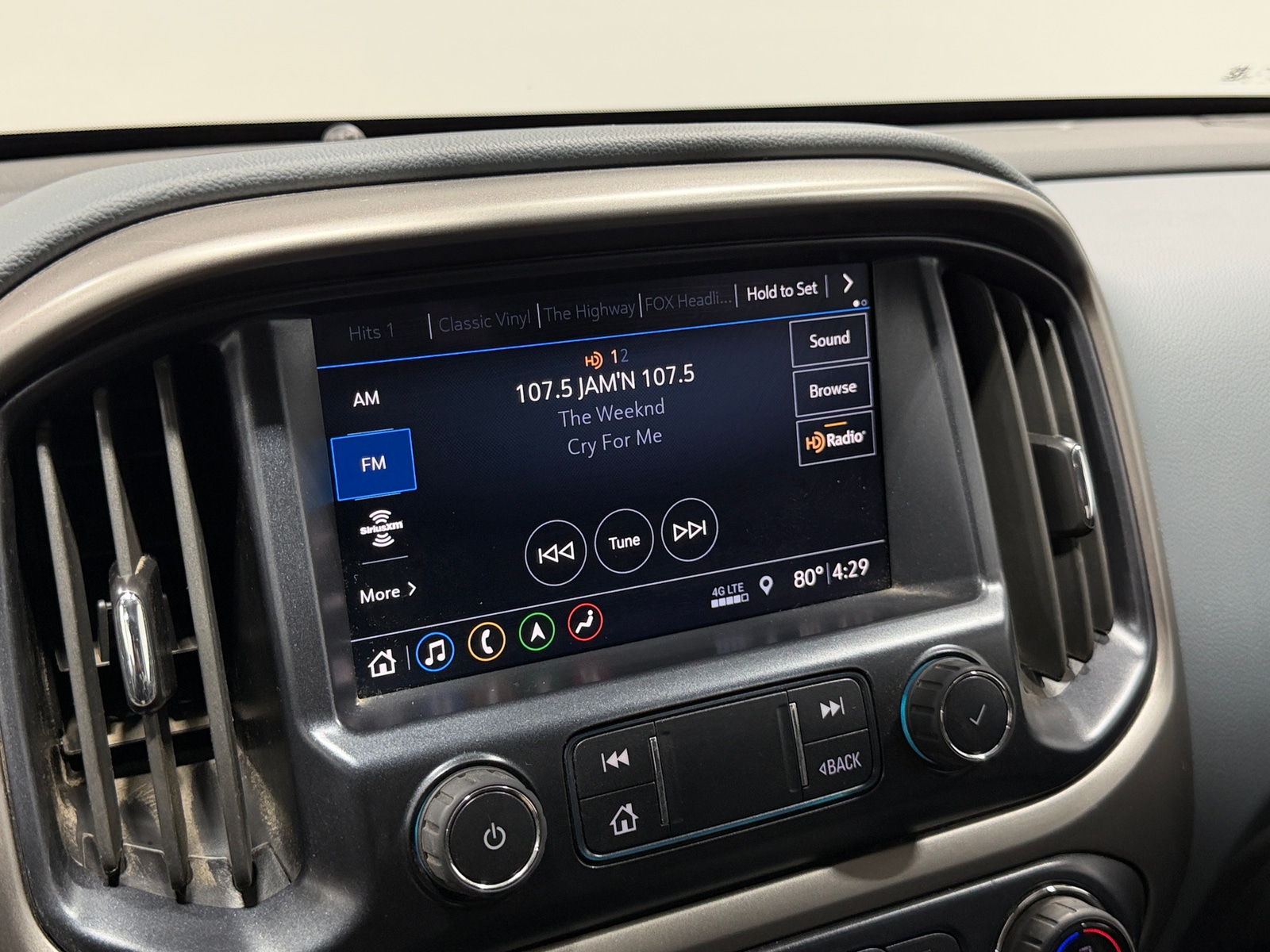 Thumbnail: 2022 Chevrolet Colorado - 3