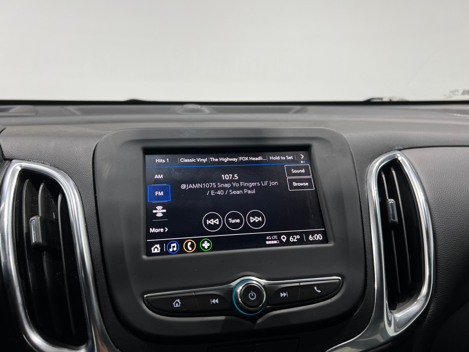Thumbnail: 2022 Chevrolet Equinox - 4