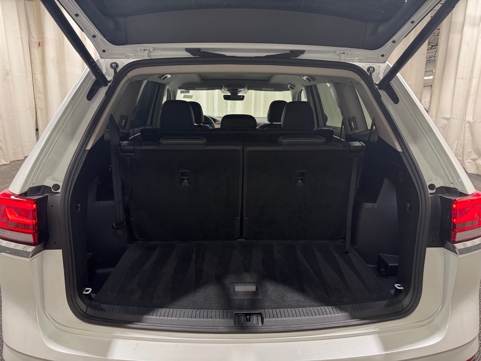 Thumbnail: 2026 Volkswagen Atlas - 6