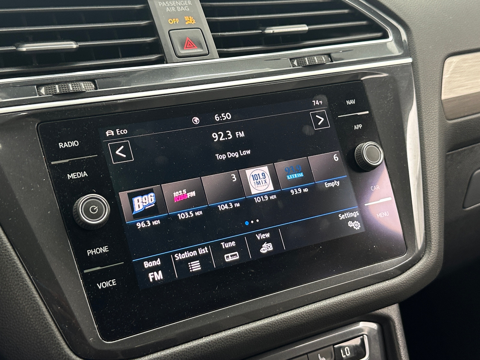 Thumbnail: 2020 Volkswagen Tiguan - 3