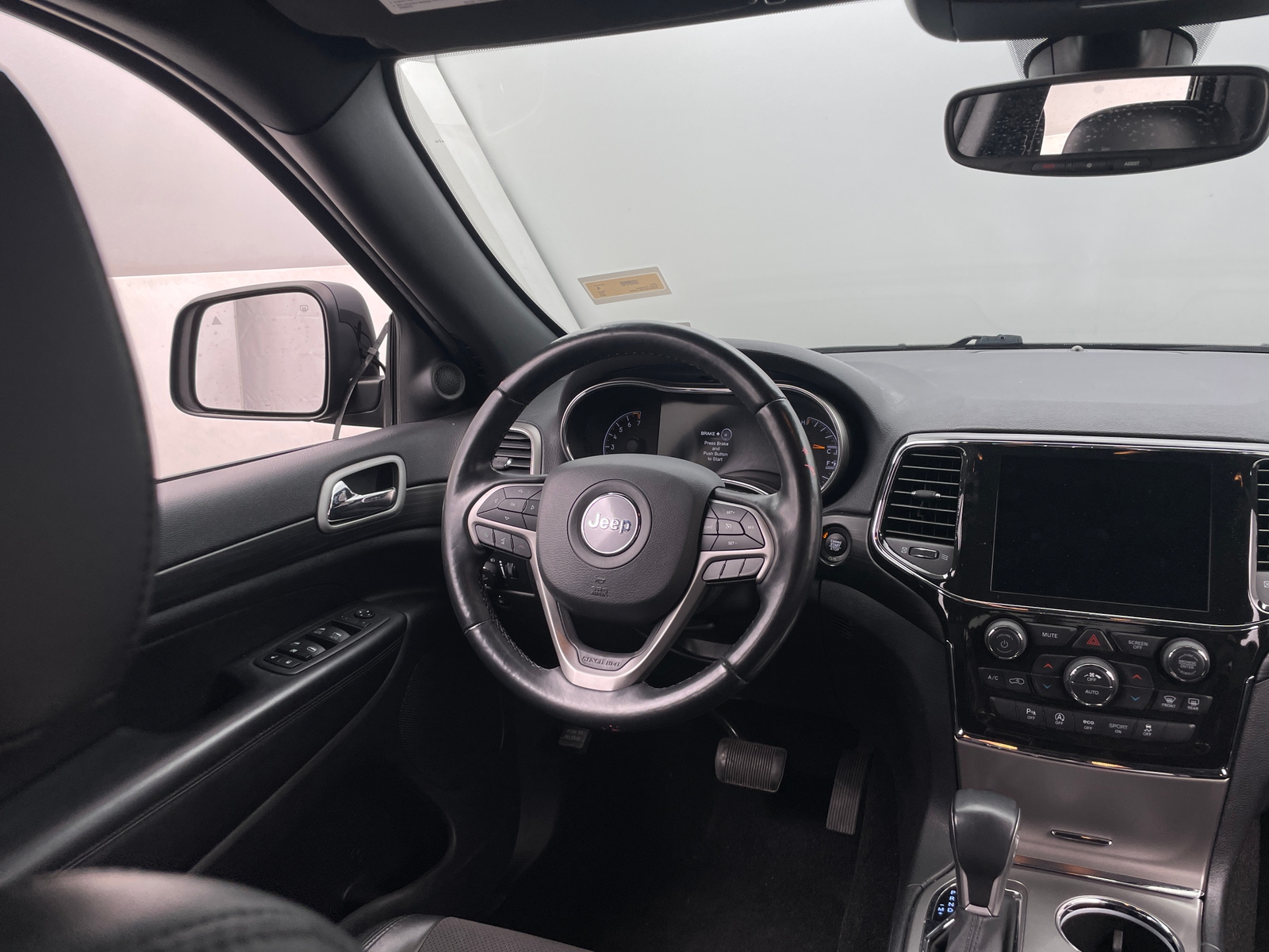 Thumbnail: 2022 Jeep Grand Cherokee - 4