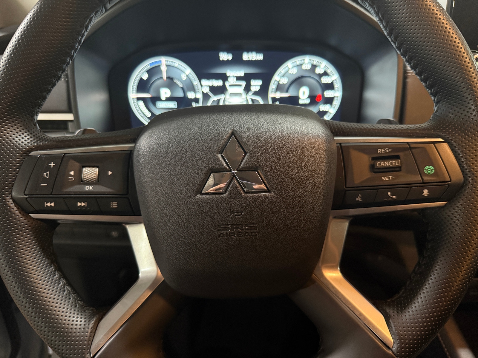 Thumbnail: 2025 Mitsubishi Outlander - 5
