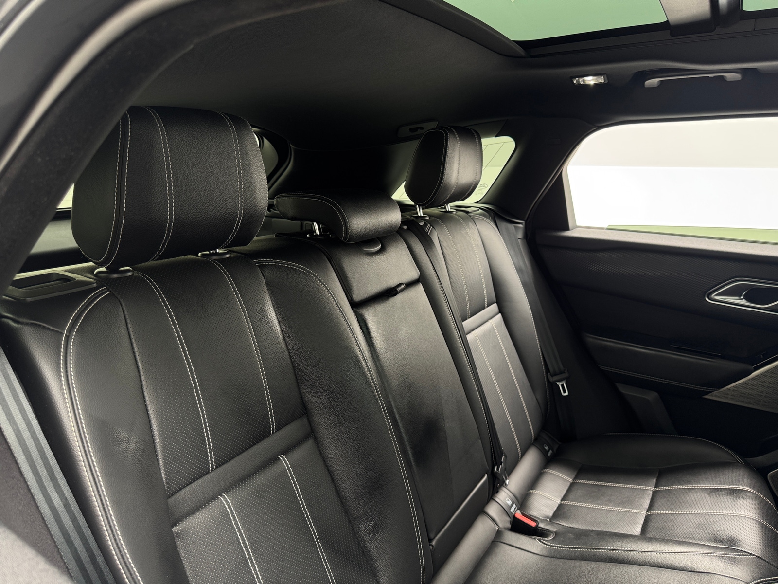 Thumbnail: 2020 Land Rover Range Rover Velar - 5