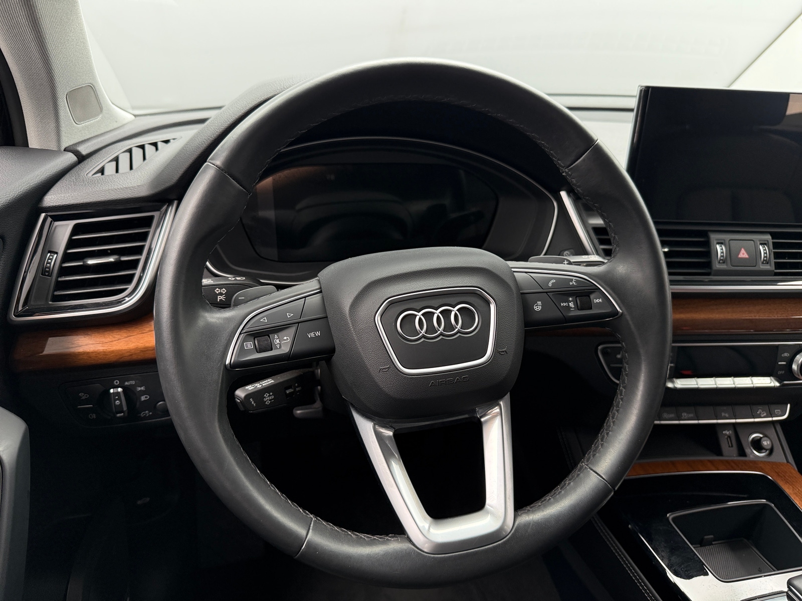 Thumbnail: 2023 Audi Q5 - 4