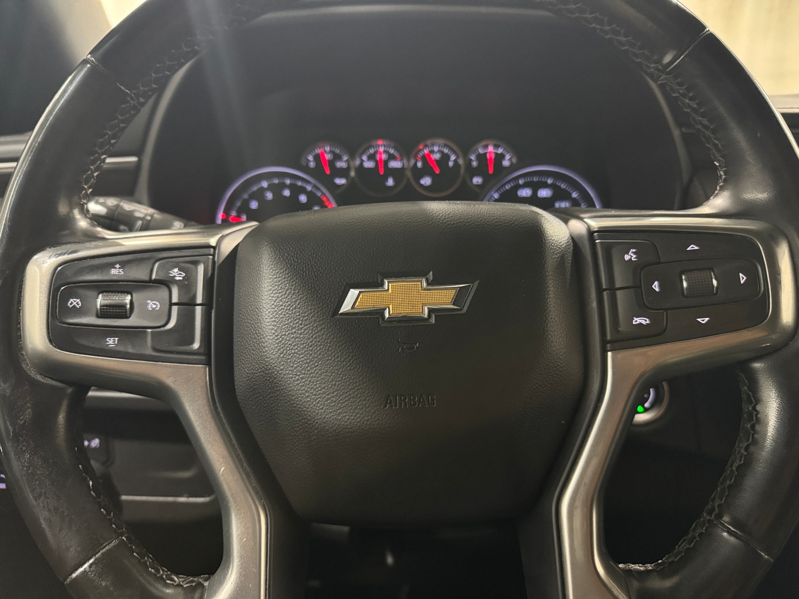 Thumbnail: 2023 Chevrolet Suburban - 5