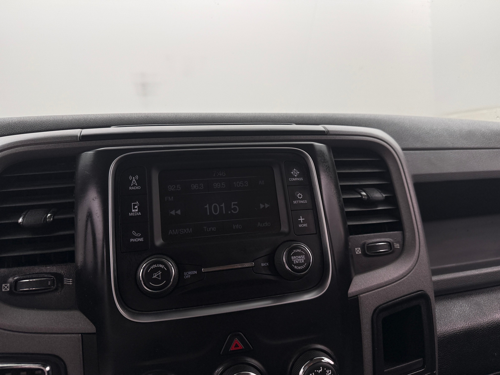 Thumbnail: 2019 RAM 1500 Classic - 4