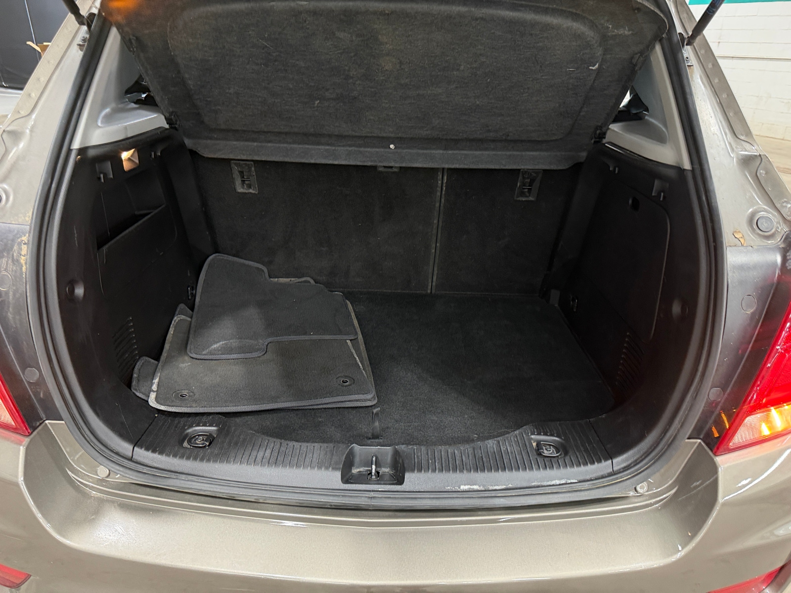Thumbnail: 2022 Chevrolet Trax - 6