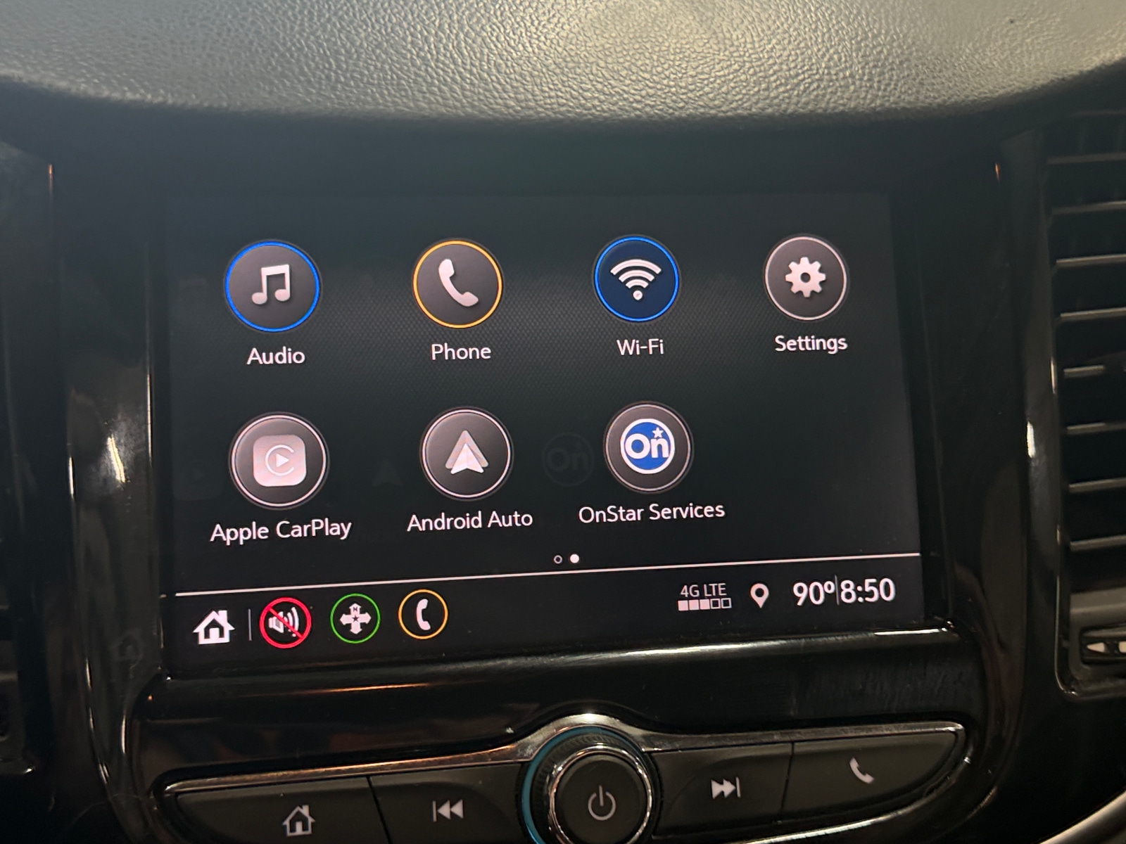 Thumbnail: 2022 Chevrolet Trax - 3