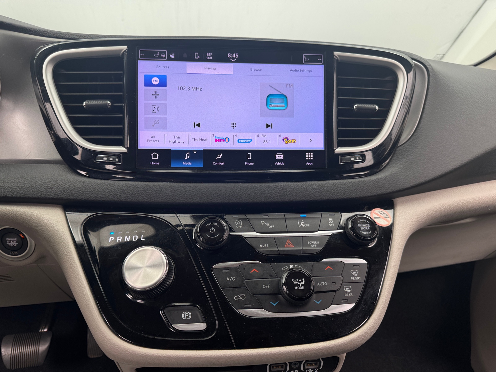 Thumbnail: 2024 Chrysler Pacifica - 3
