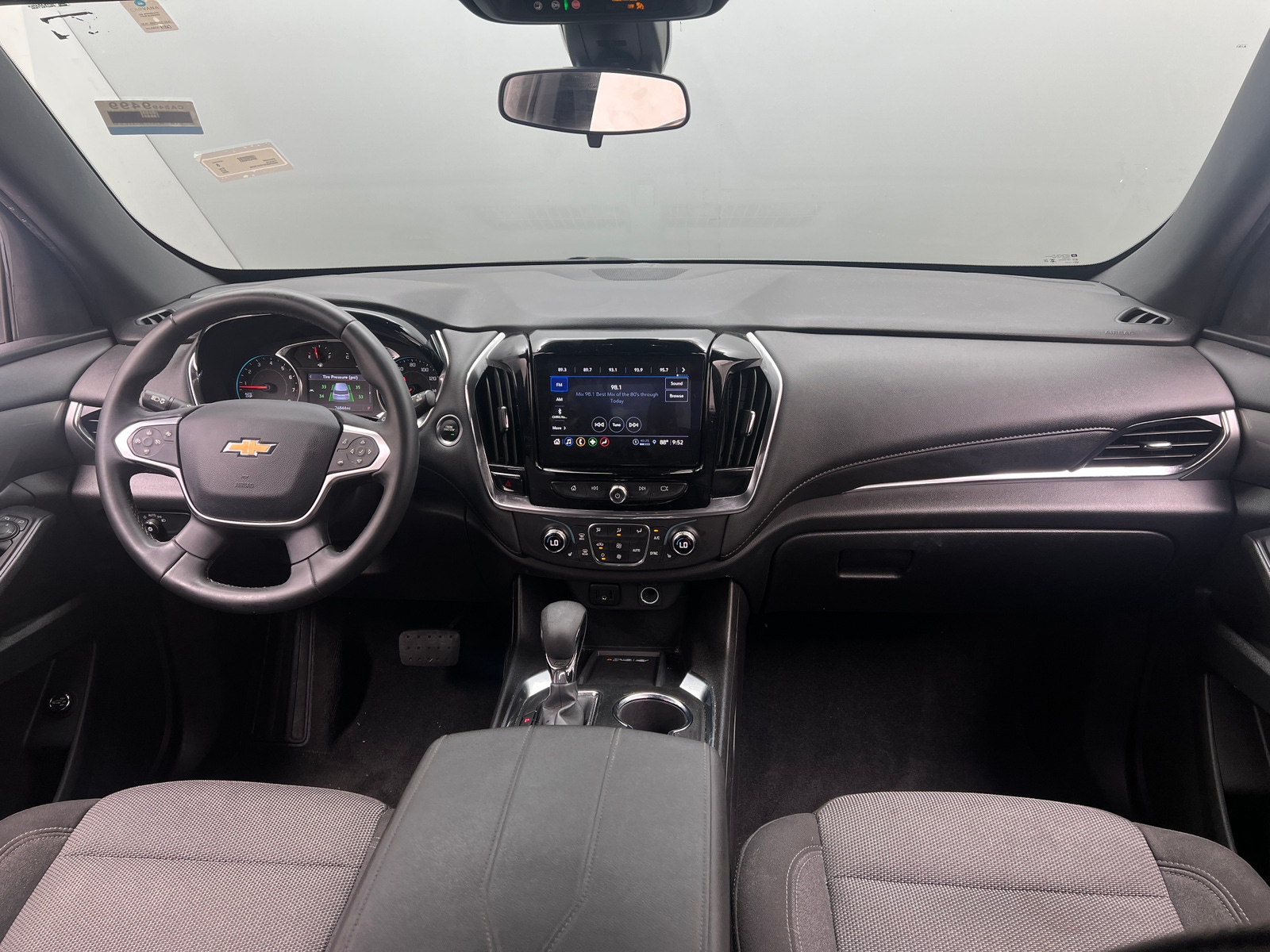 Thumbnail: 2023 Chevrolet Traverse - 3