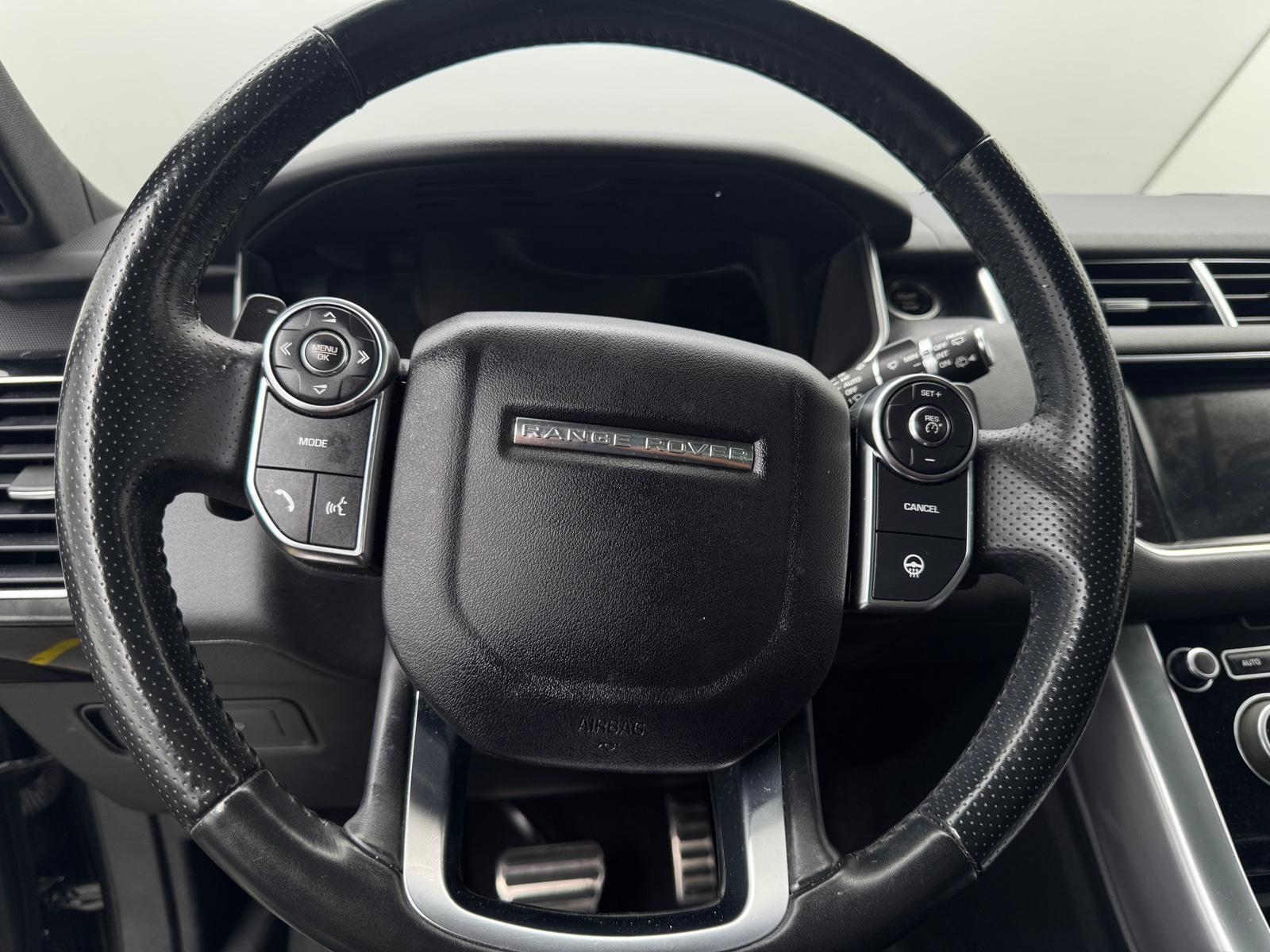 Thumbnail: 2016 Land Rover Range Rover Sport - 4