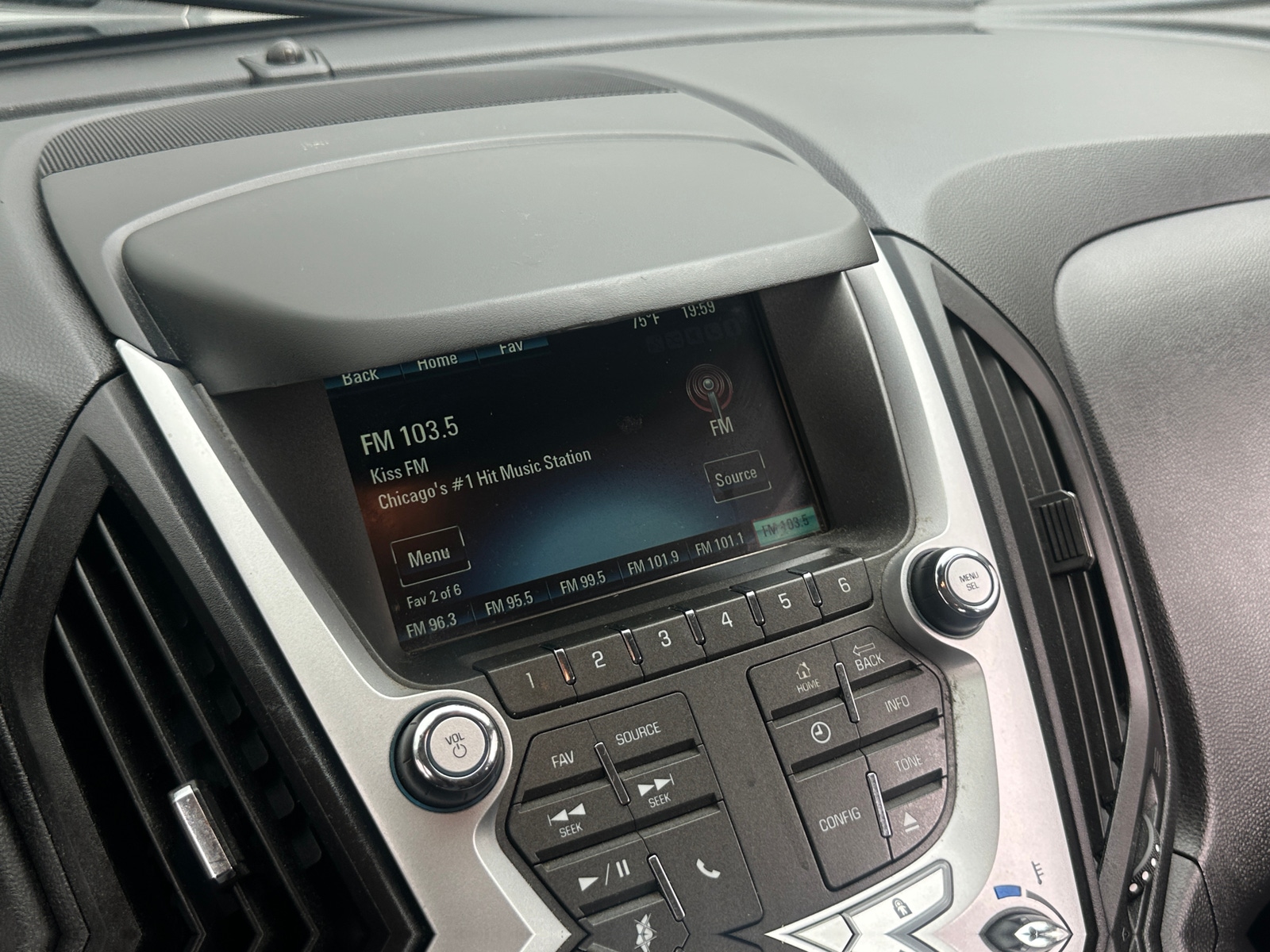 Thumbnail: 2015 Chevrolet Equinox - 4