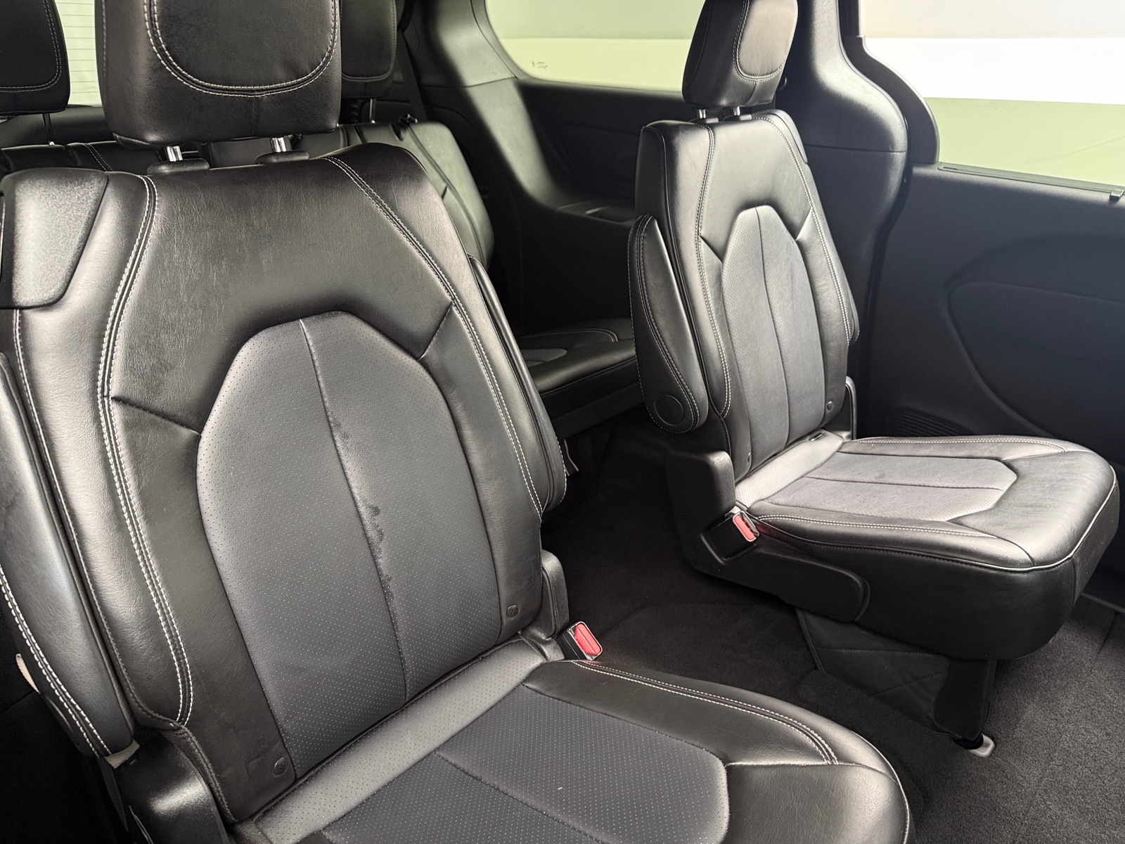 Thumbnail: 2025 Chrysler Pacifica - 5
