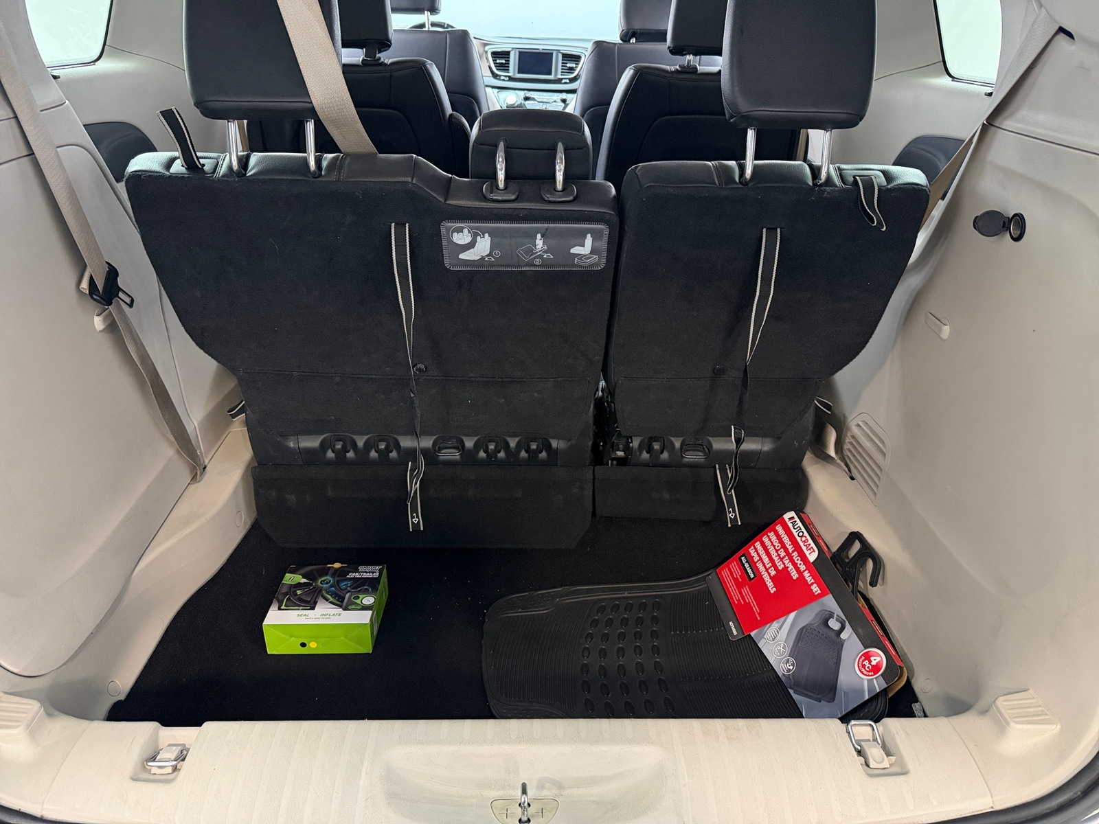 Thumbnail: 2019 Chrysler Pacifica - 6