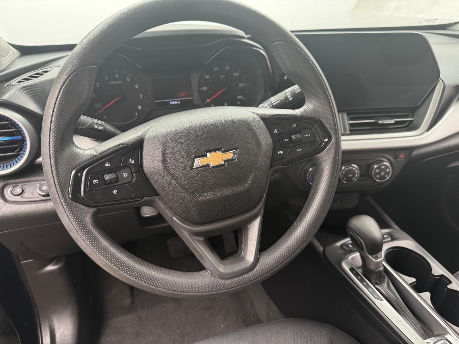 Thumbnail: 2024 Chevrolet Trax - 5