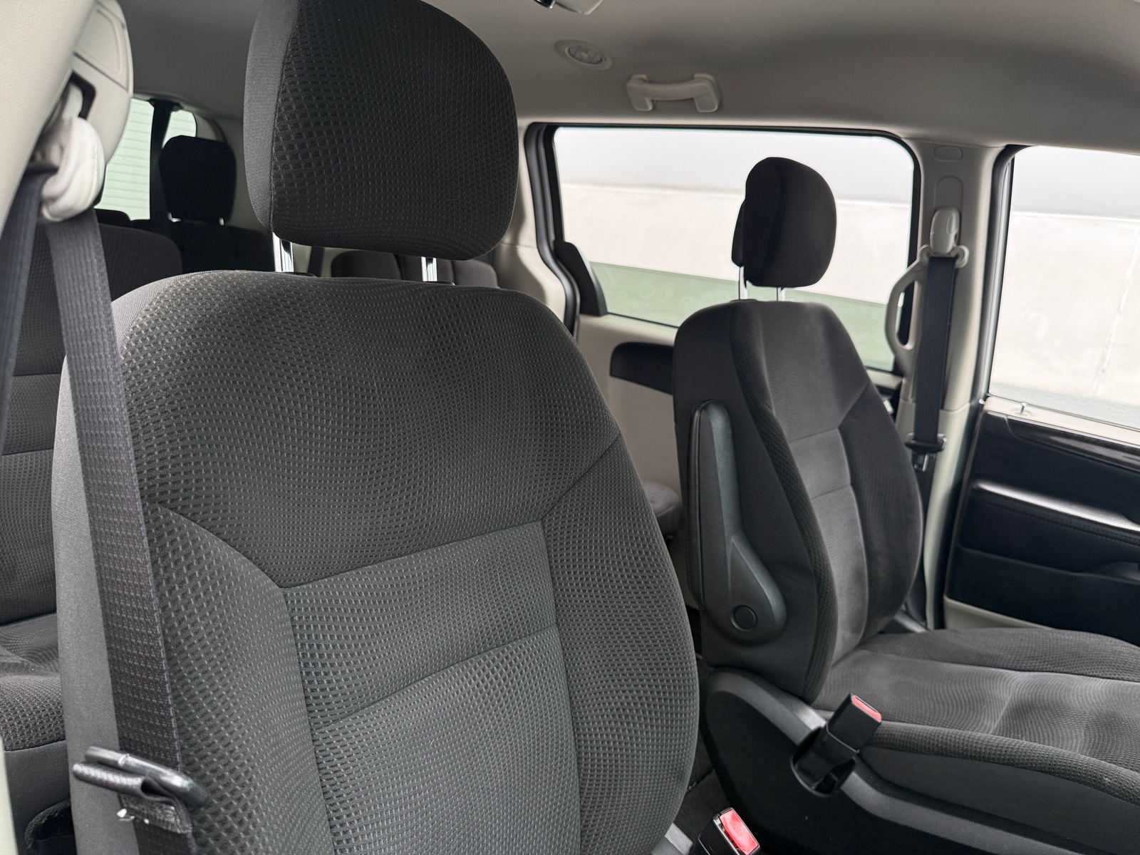 Thumbnail: 2018 Dodge Grand Caravan - 2