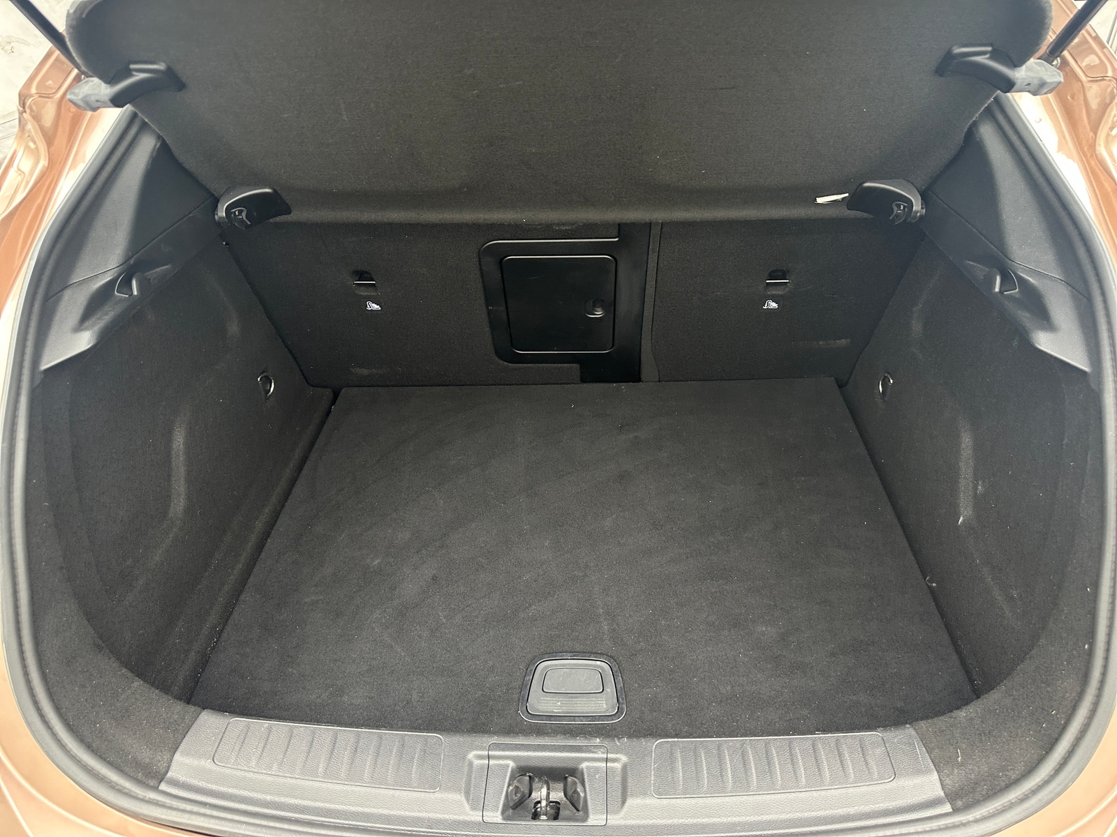 Thumbnail: 2019 INFINITI QX30 - 6