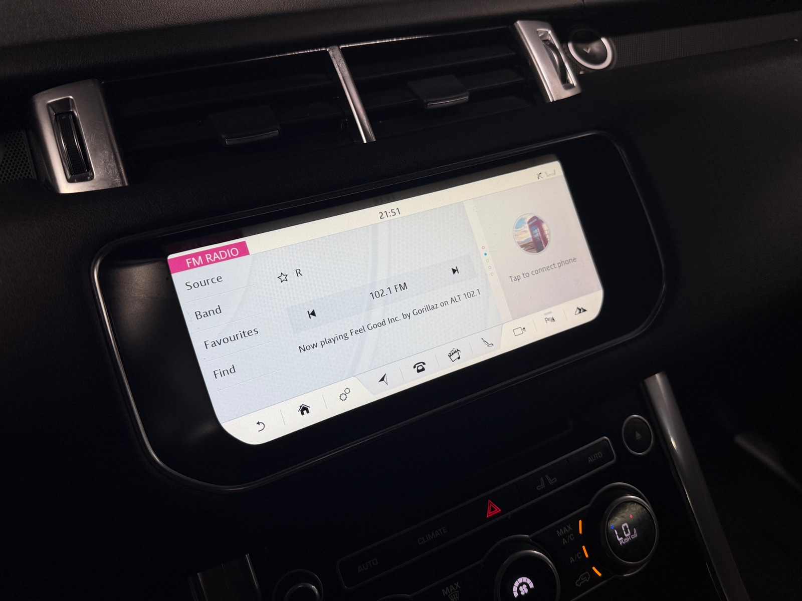 Thumbnail: 2017 Land Rover Range Rover Sport - 3