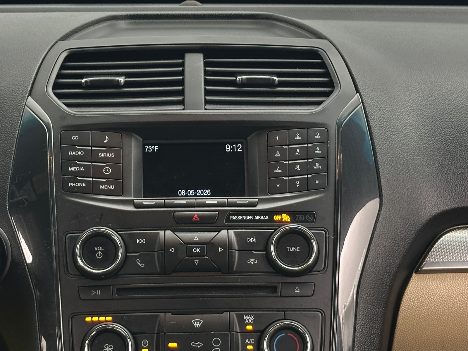Thumbnail: 2016 Ford Explorer - 4