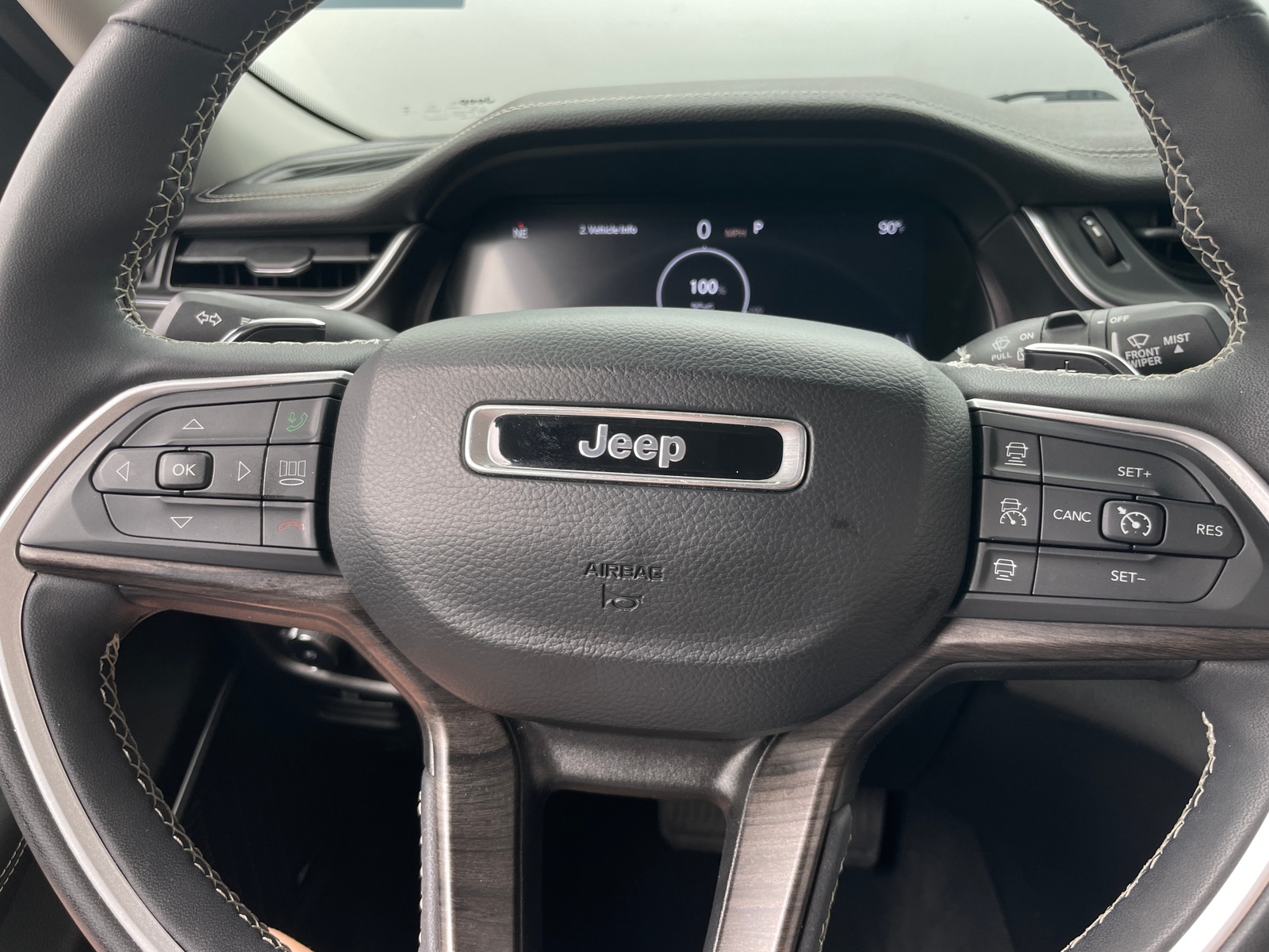 Thumbnail: 2023 Jeep Grand Cherokee L - 4