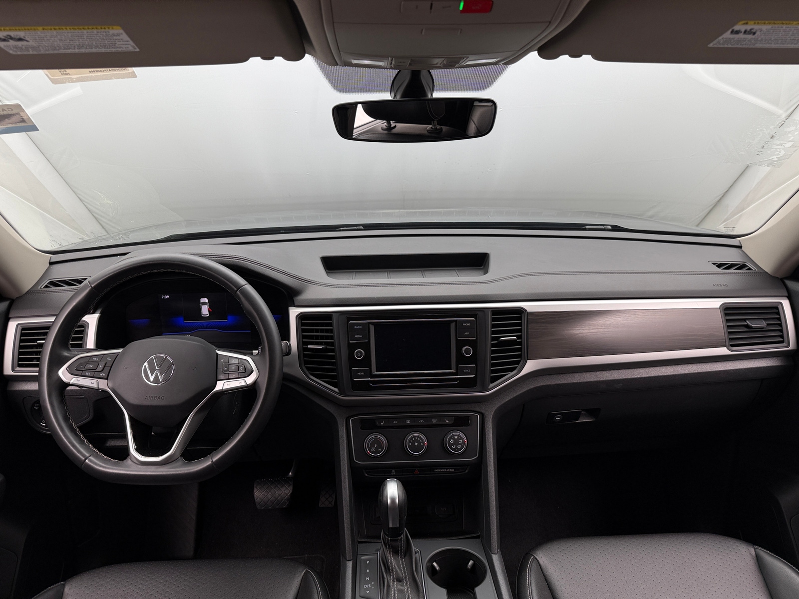 Thumbnail: 2023 Volkswagen Atlas - 3
